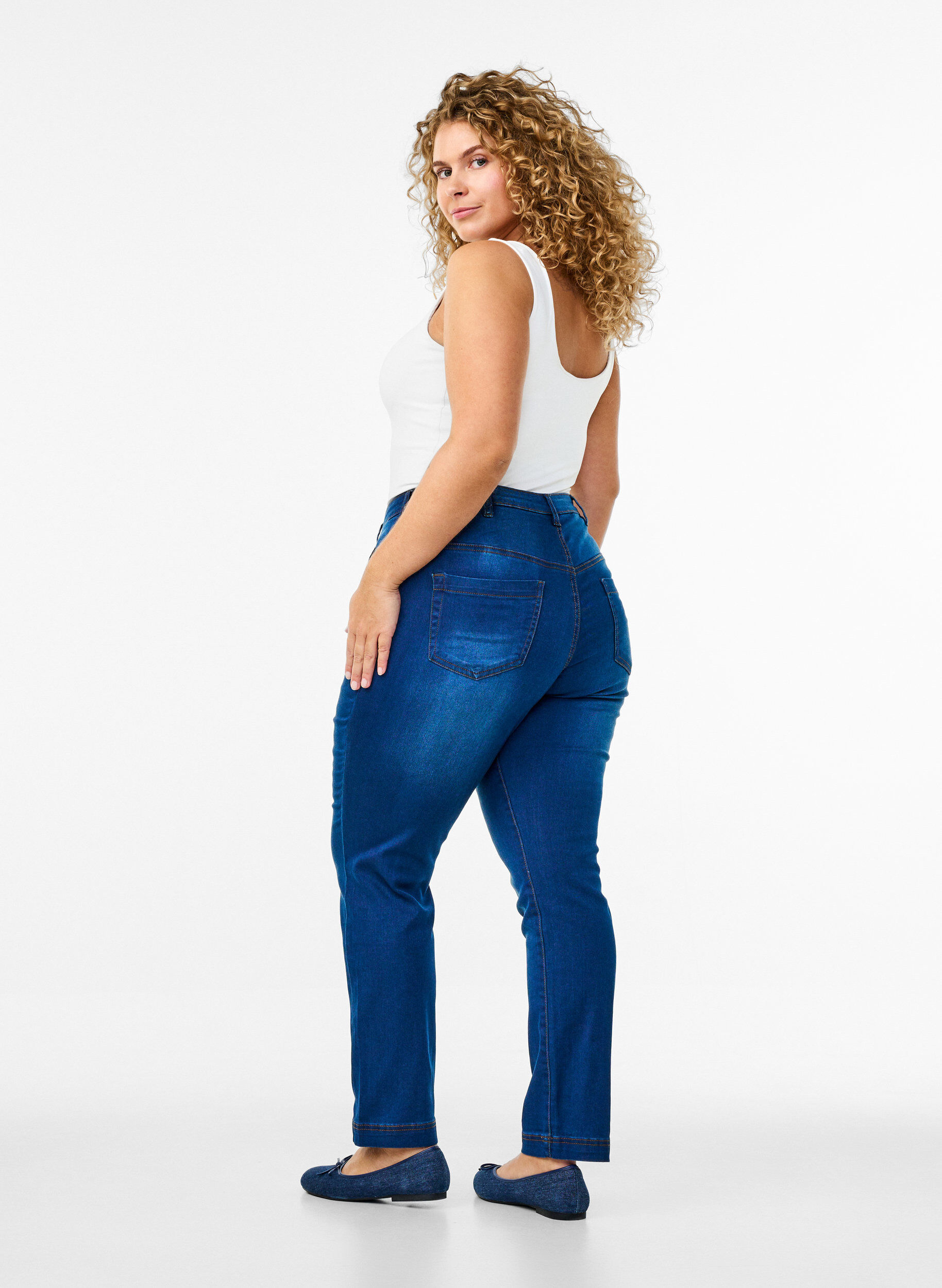 Zizzi Emily jeans slim fit taille normale, Bleu, Model image number 1