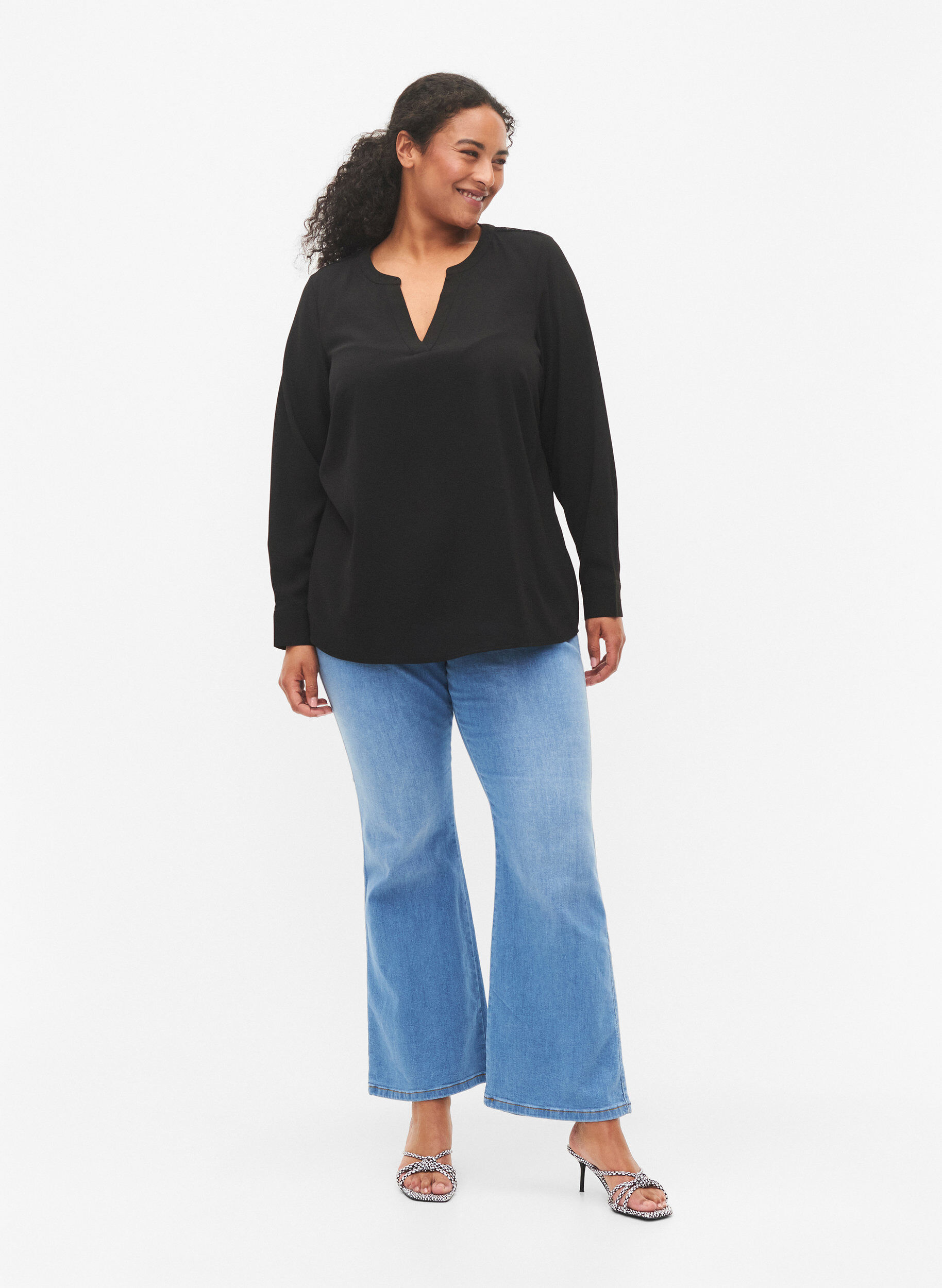 Zizzi Blouse &agrave; manches longues avec d&eacute;tails en dentelle, Black, Model image number 2