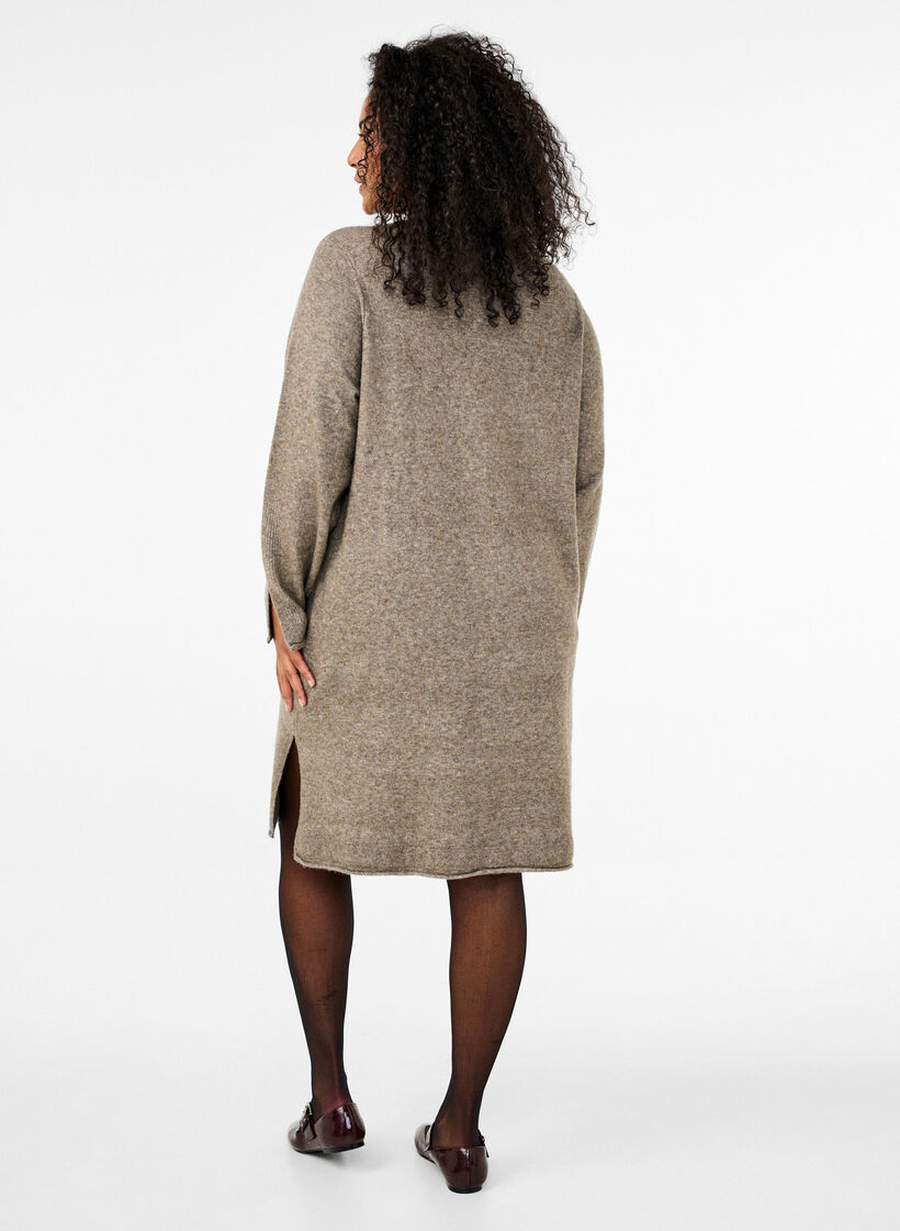Robe en tricot avec des fentes, Walnut Mel., Model image number 1