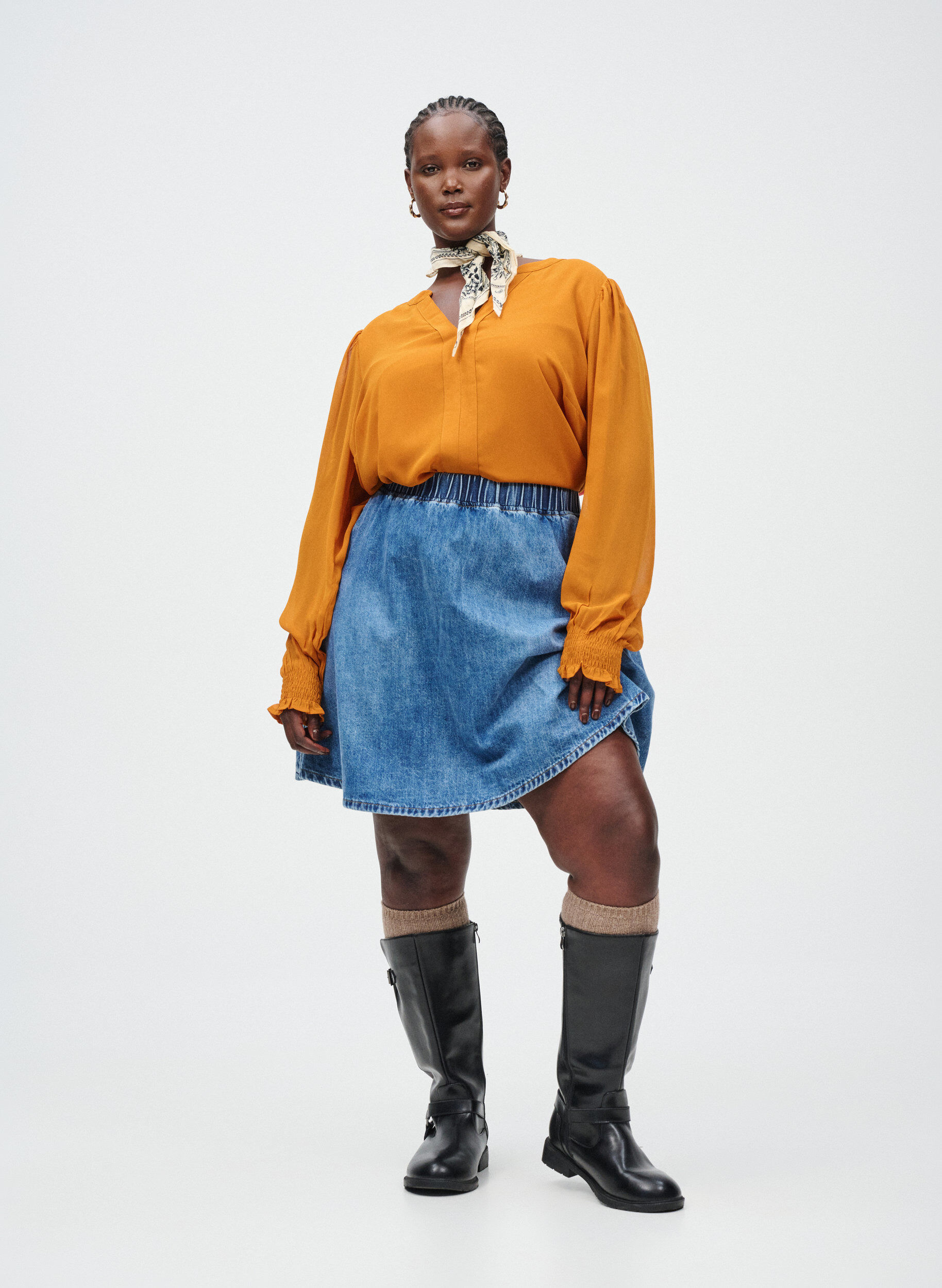 Zizzi Mini-jupe patineuse en jean, Bleu, Image image number 0