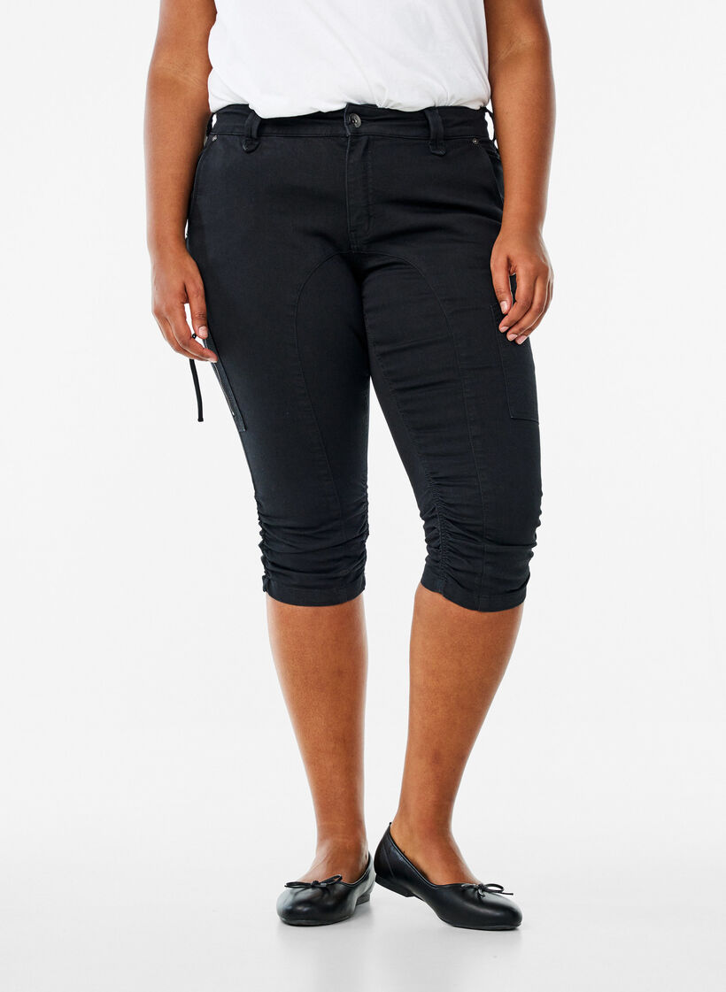 Pantacourt jean slim avec poches, Noir, Model image number 1