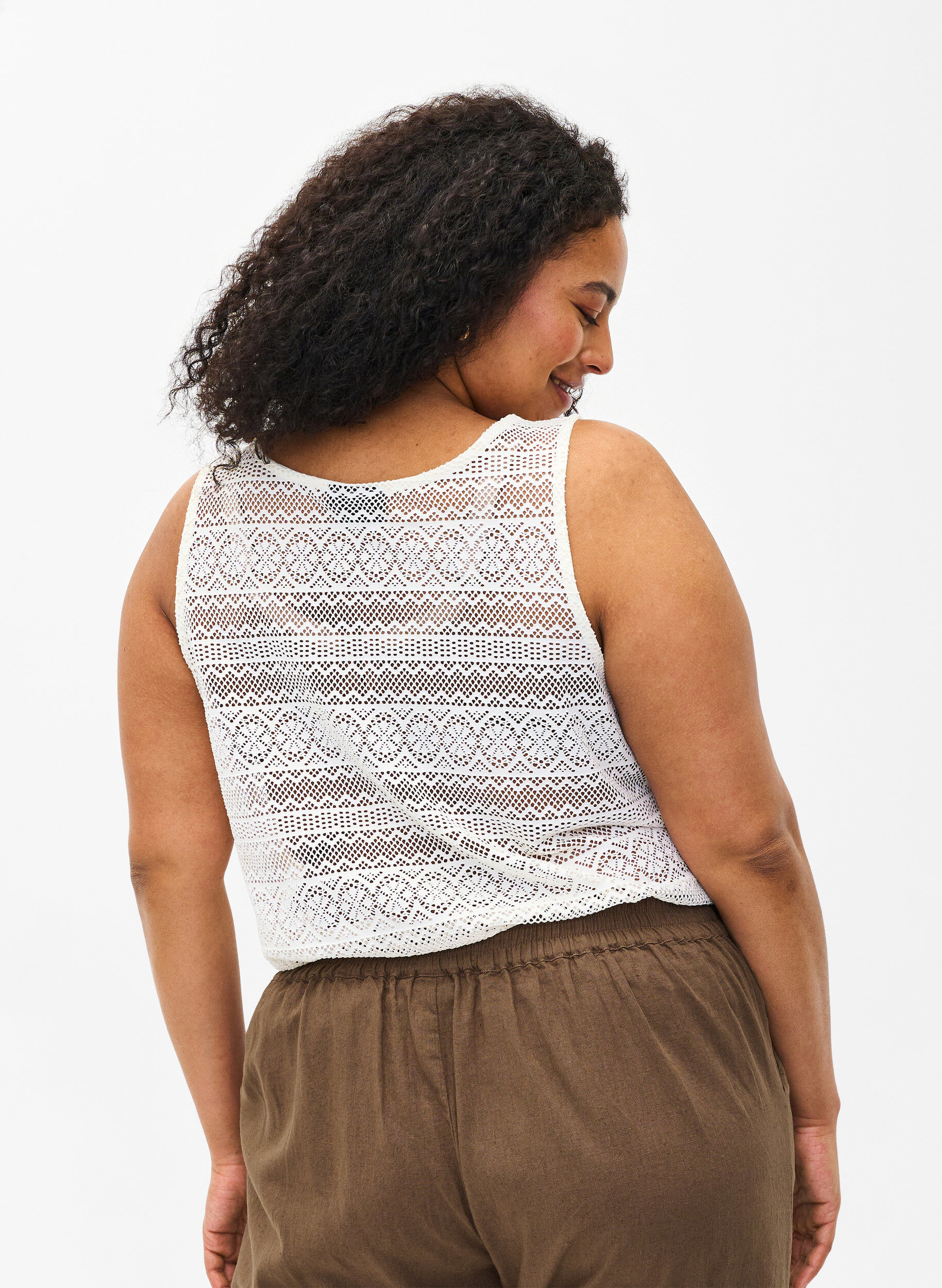 Zizzi Haut sans manches avec motif &agrave; trous, Off White, Model image number 1