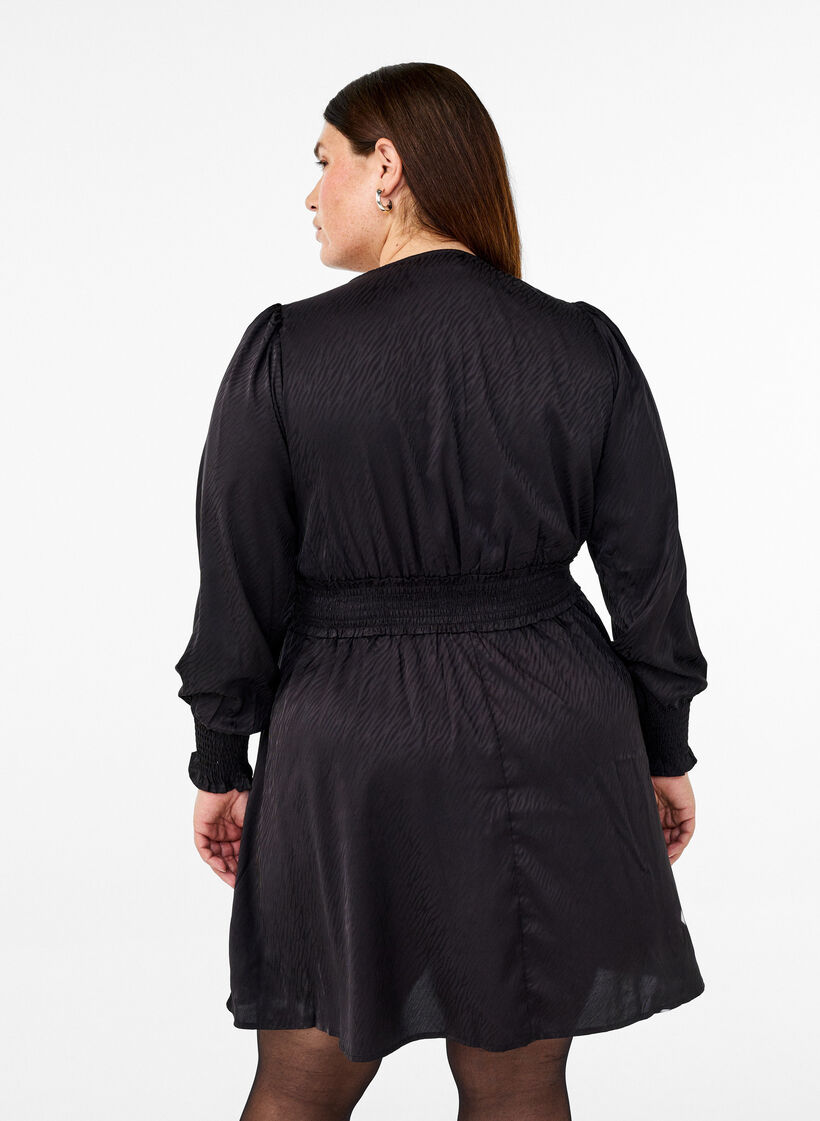 Robe courte avec détails smockés, Noir, Model image number 2
