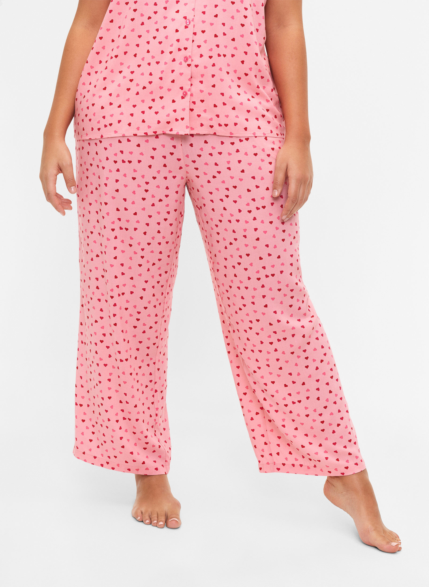 Zizzi Pantalon ample en viscose imprim&eacute; , Pink Icing W. hearts, Model image number 2
