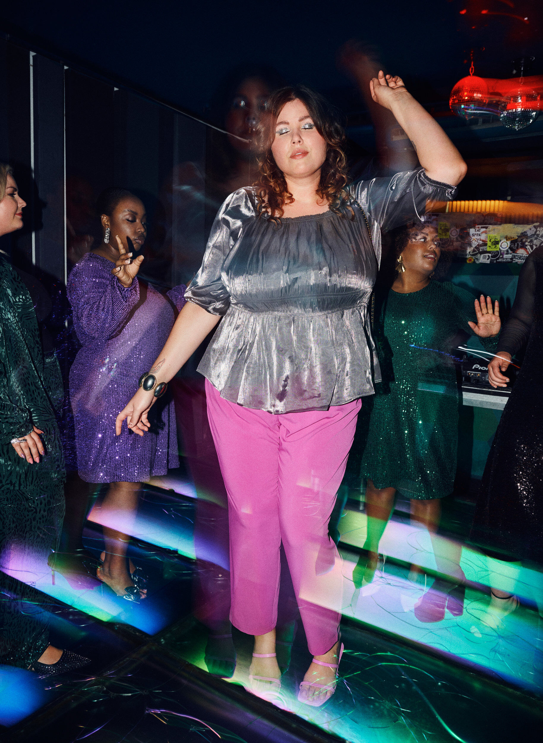 Zizzi Blouse de couleur argent&eacute;e avec manches 3/4 et smocks, Dark Silver, Image image number 1