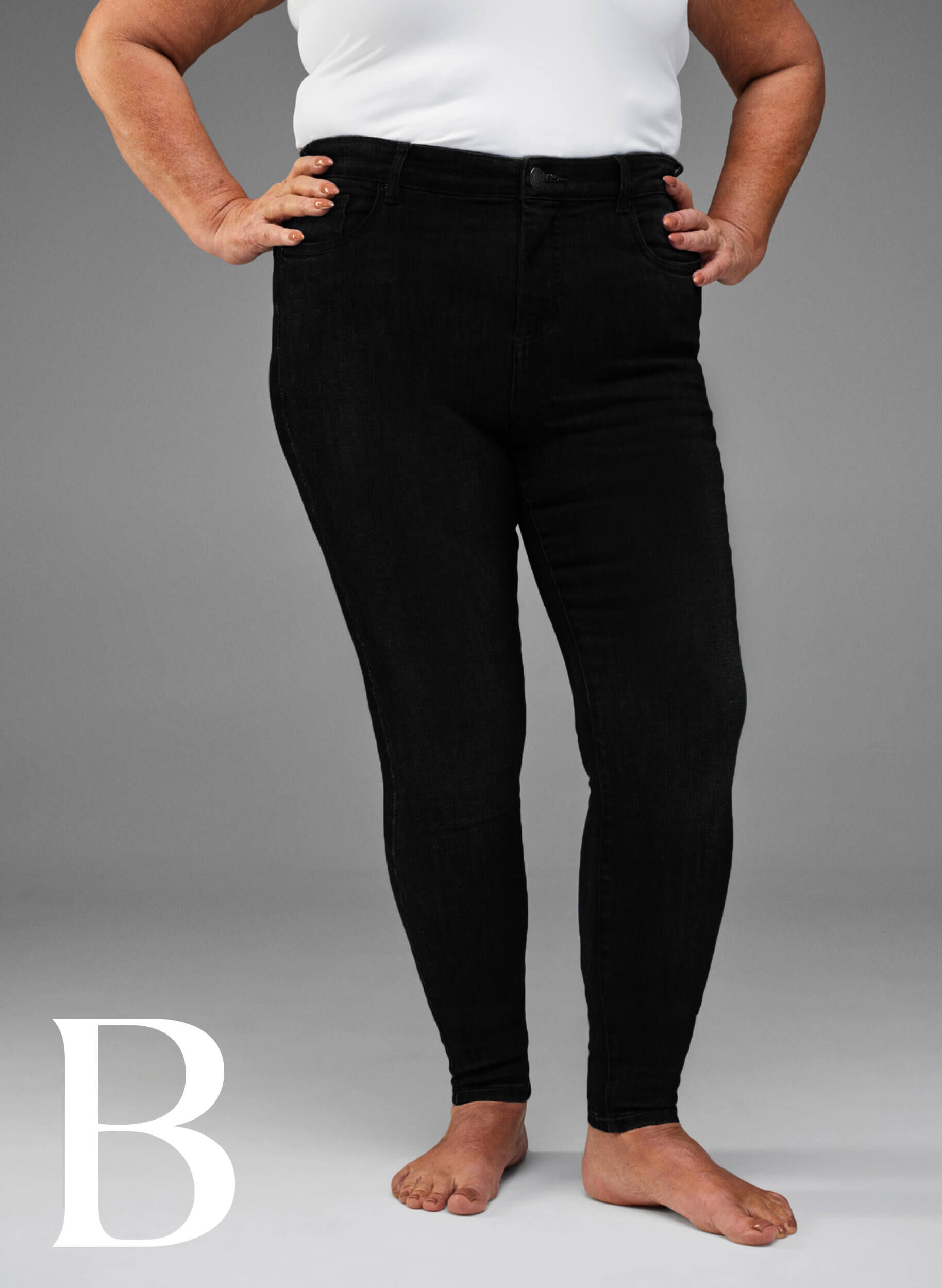 Zizzi Jean super slim &agrave; taille haute, Black, Model image number 4