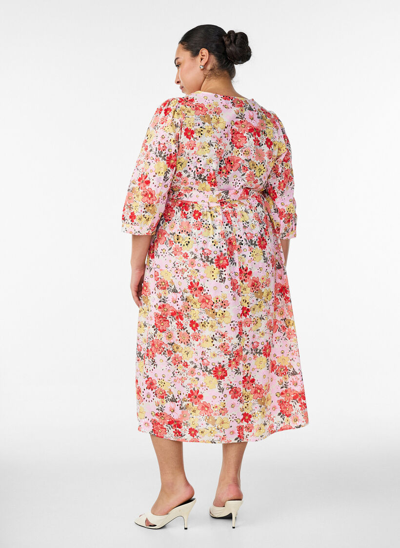 Robe midi fleurie en broderie anglaise et ceinture &agrave; nouer, Rose, Model