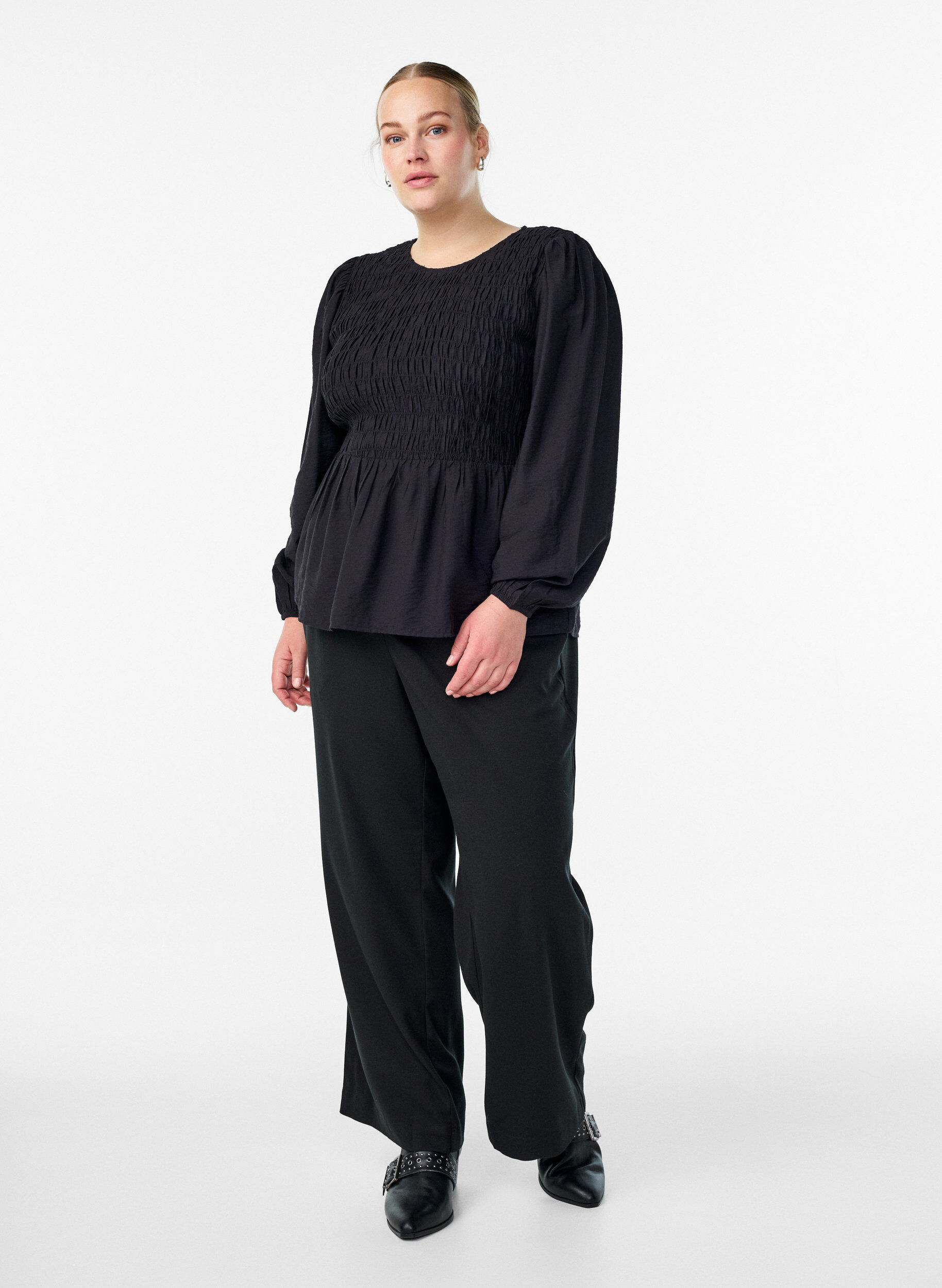 Zizzi Blouse avec smocks et manches longues, Noir, Model image number 1
