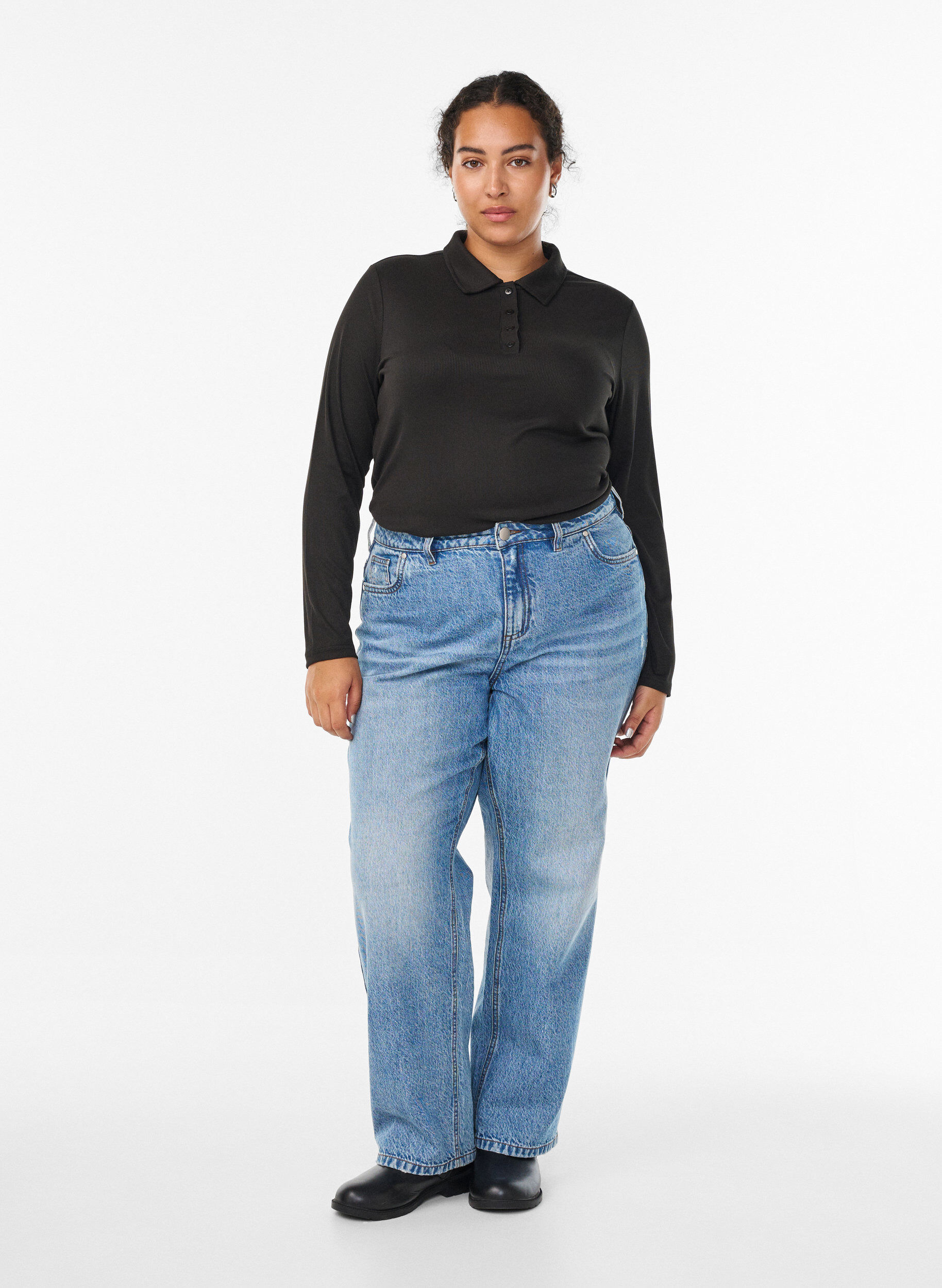 Zizzi Polo en maille c&ocirc;tel&eacute;e douce &agrave; manches longues, Noir, Model image number 1