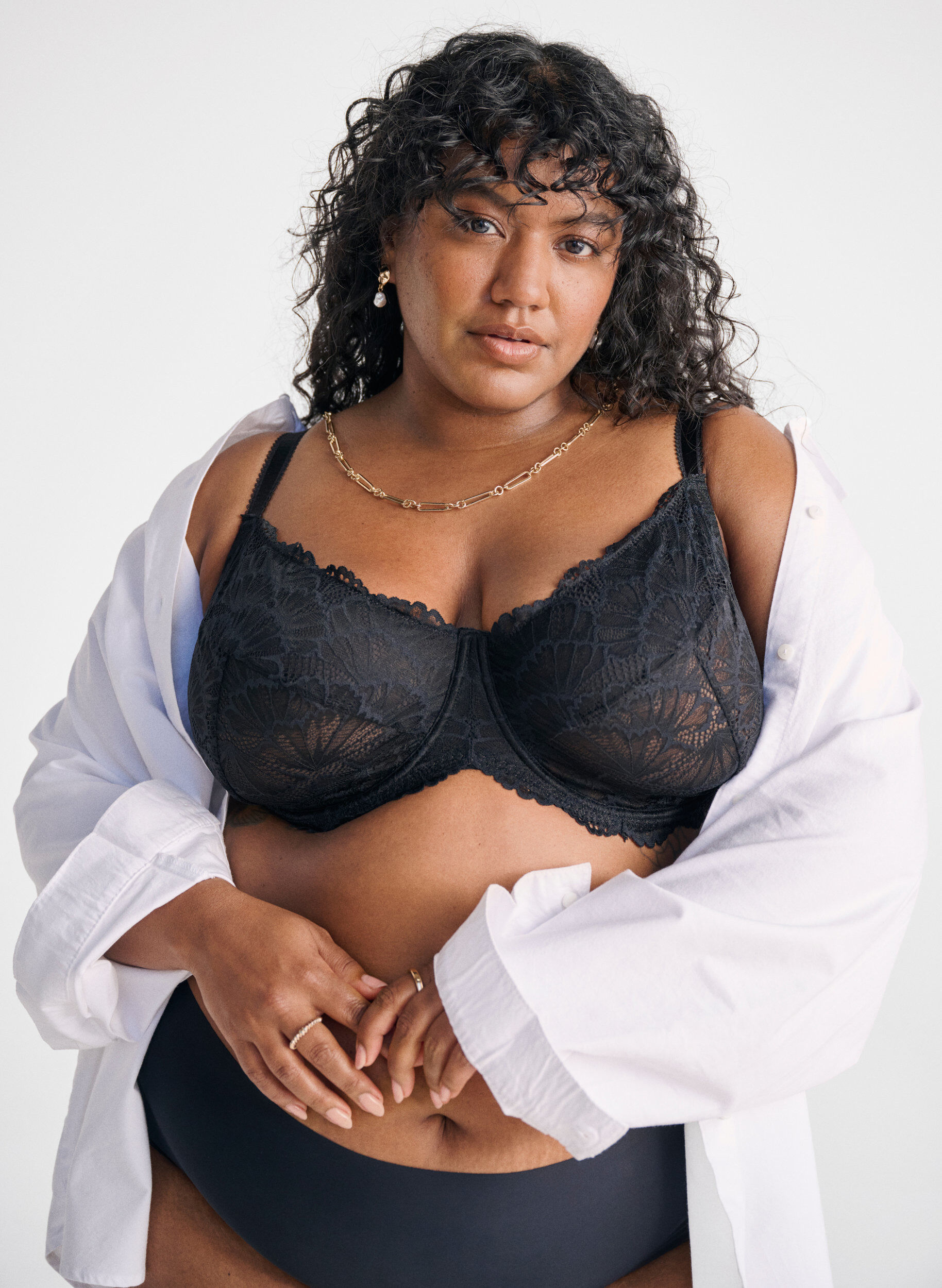 Zizzi Soutien-gorge en dentelle &agrave; armatures et couvrance totale, Noir, Image image number 0