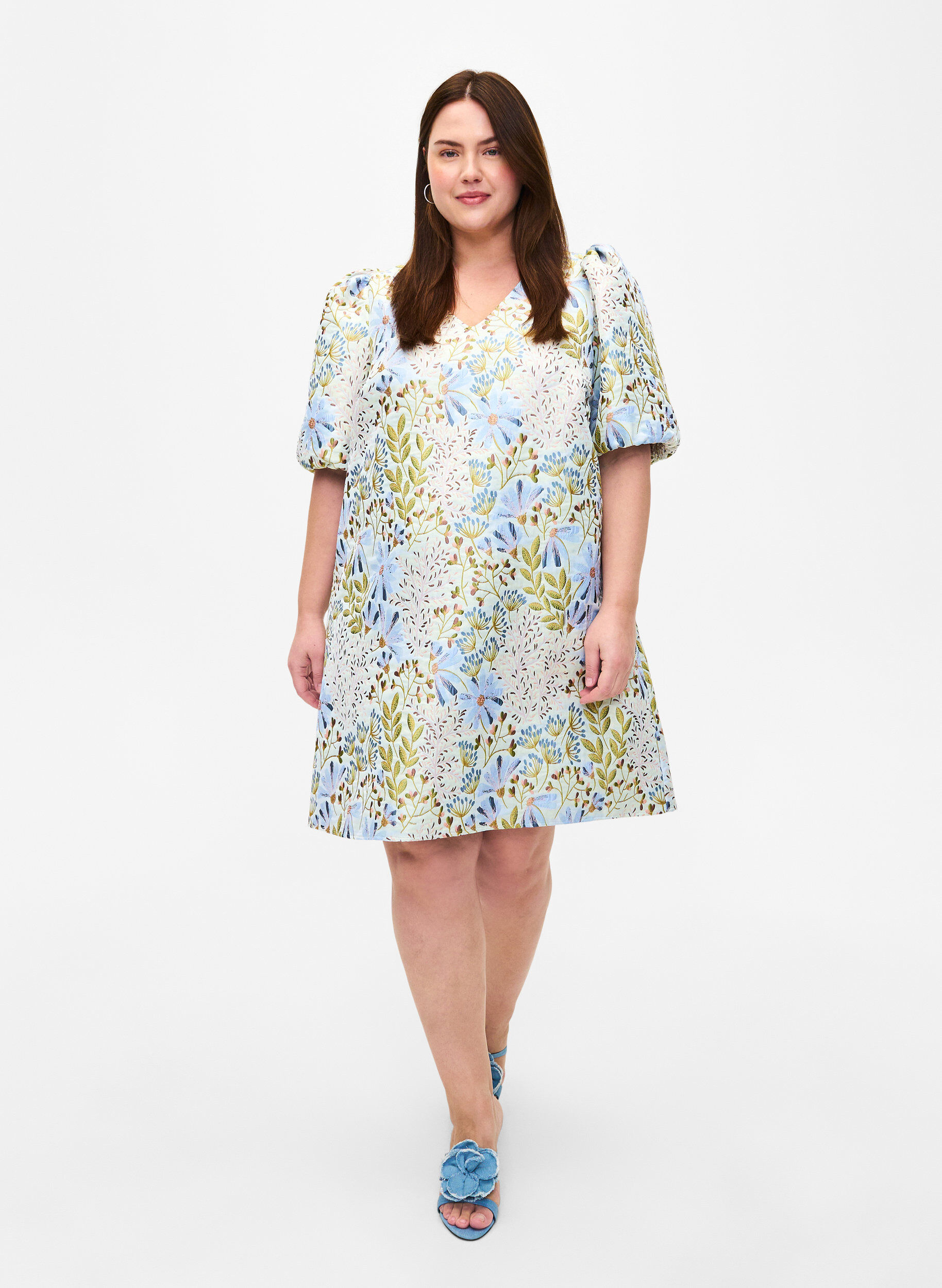 Zizzi Robe en jacquard avec manches 1/2, Wild Flower AOP, Model image number 2