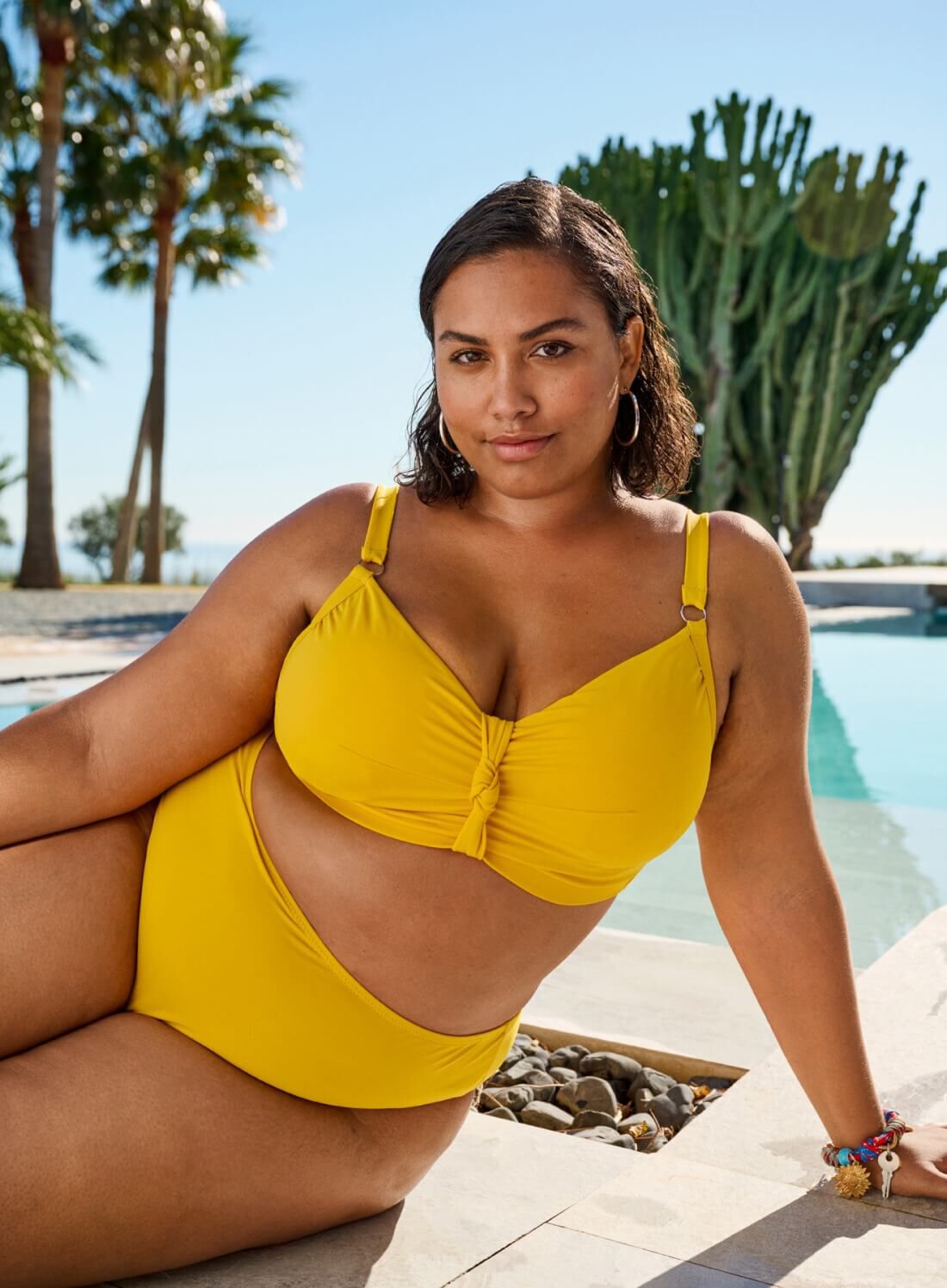 Ensemble de bikini jaune, , Model