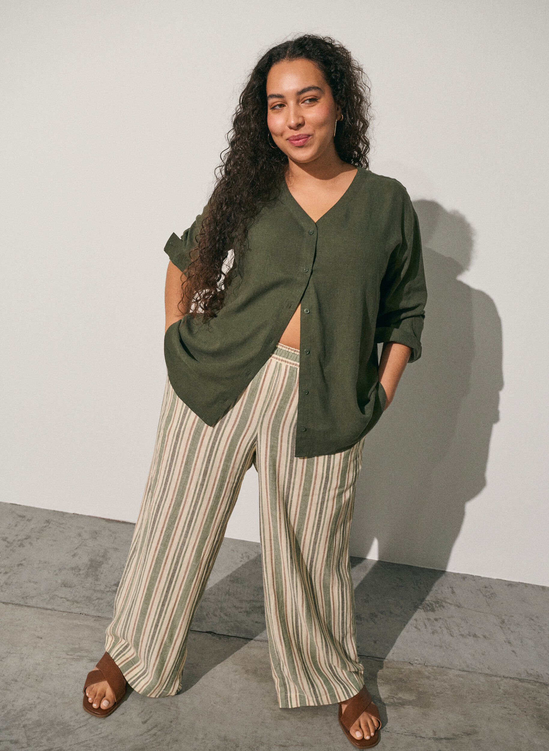 Pantalon large en lin et viscose