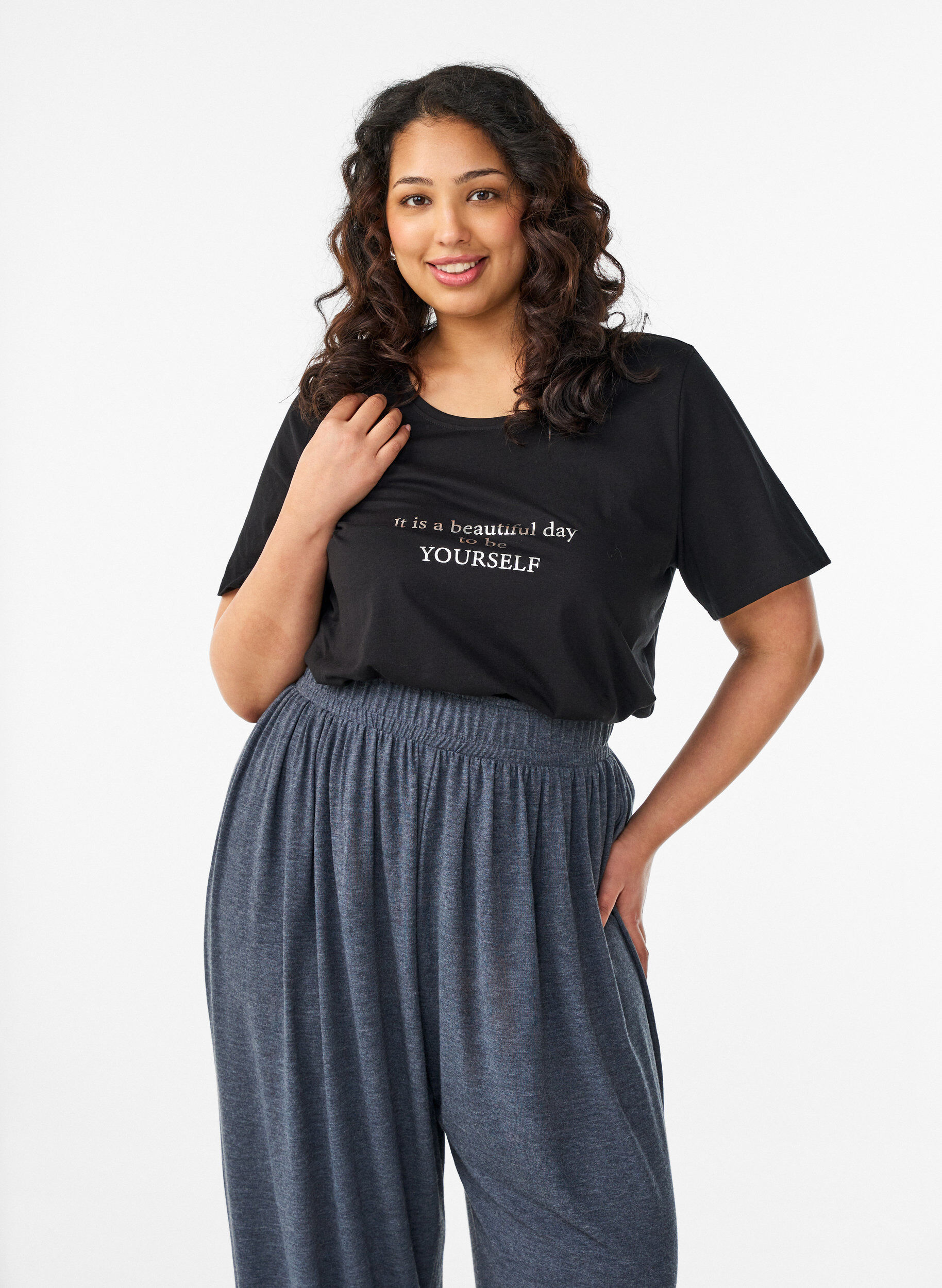 Zizzi T-shirt imprim&eacute;, Noir, Model image number 0