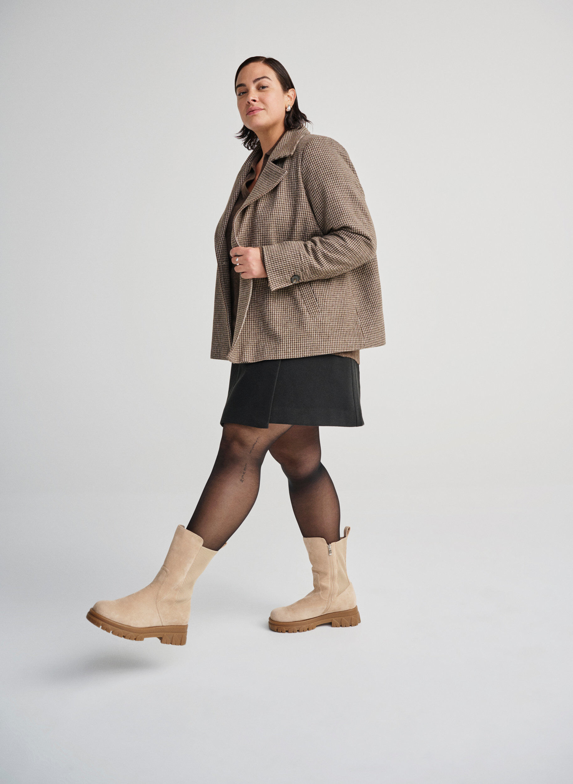 ZizziBottines &agrave; semelle &eacute;paisse en su&eacute;dine, Beige, Image image number 0