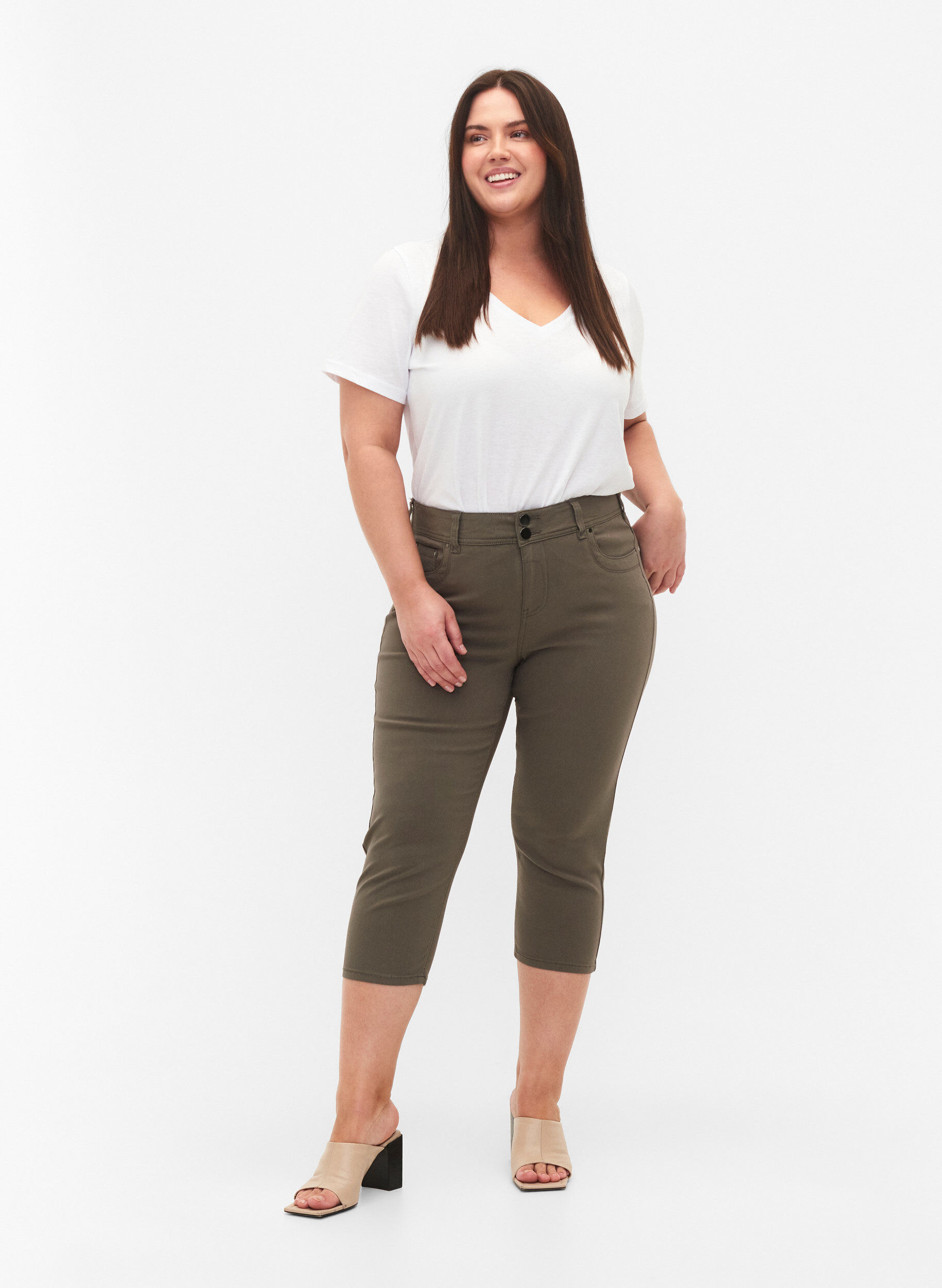 Zizzi Pantalon capri ajust&eacute; en m&eacute;lange de viscose, Dusty Olive, Model image number 0