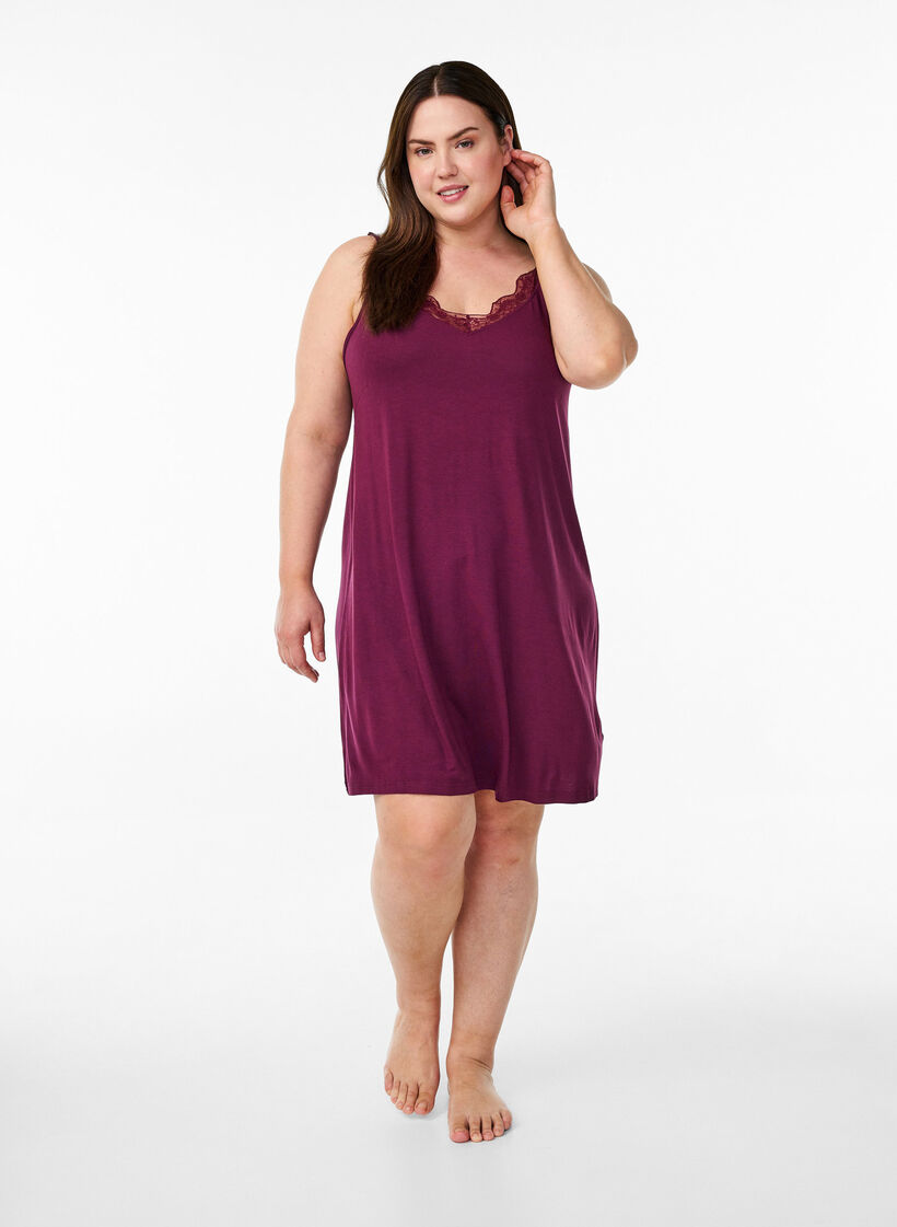 Chemise de nuit avec bord dentelle en viscose, Bordeaux fonc&eacute;, Model image number 1