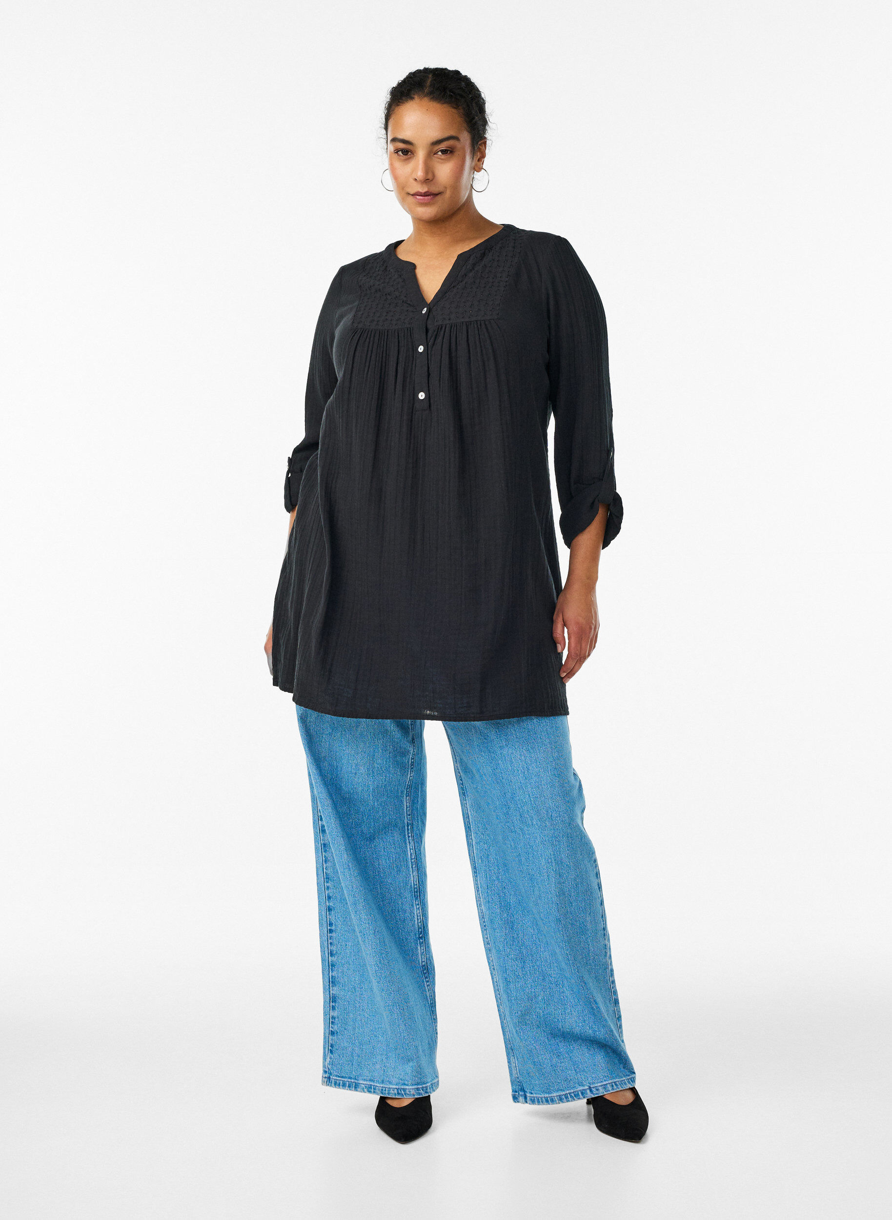 Zizzi Tunique en mousseline de coton avec broderie anglaise, Noir, Model image number 1