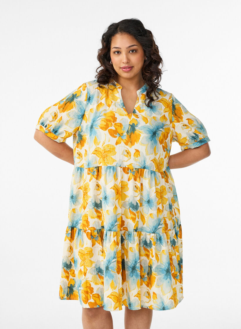 Robe courte &agrave; coupe &eacute;vas&eacute;e, Jaune, Model image number 0