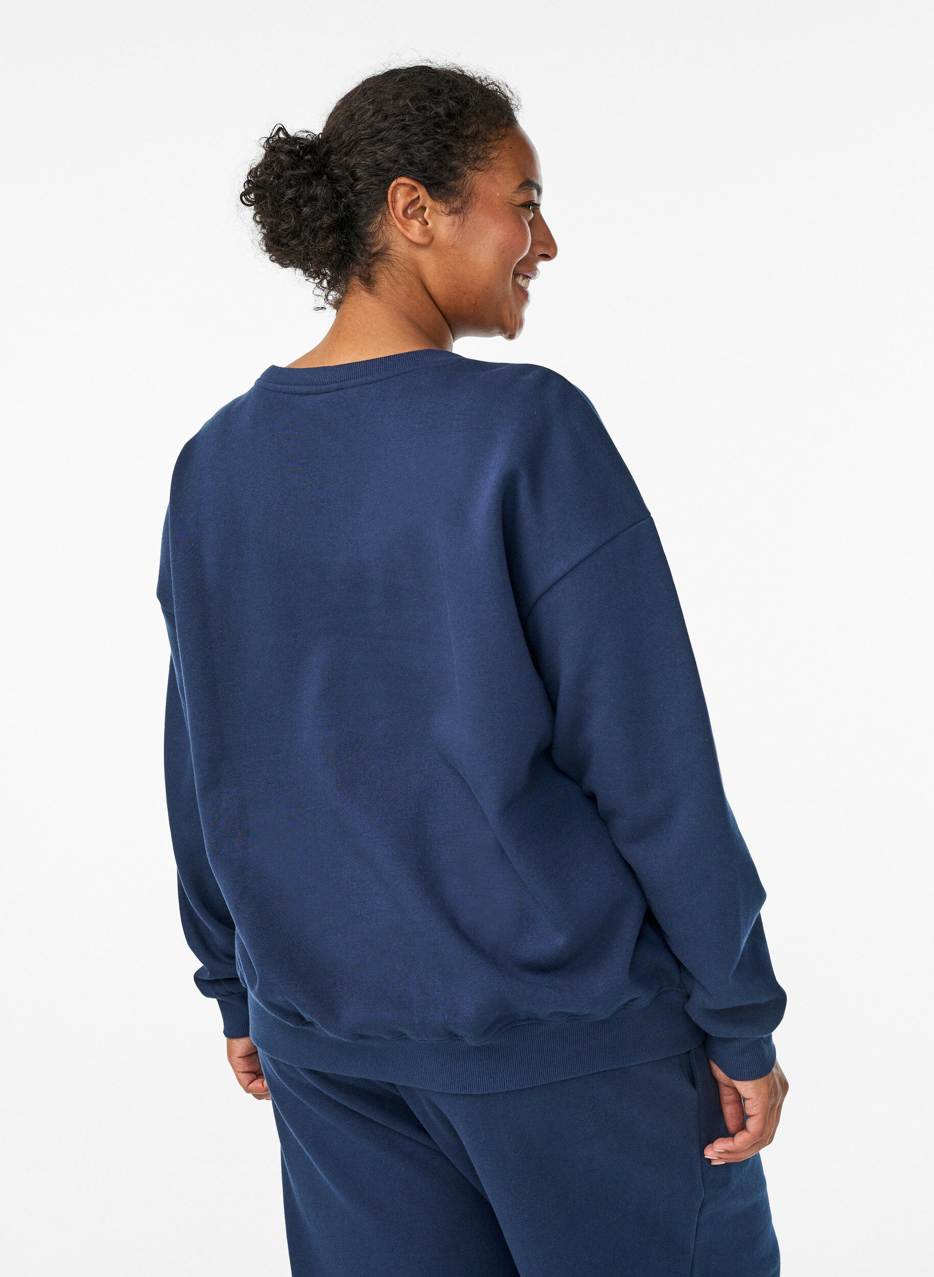 Zizzi Sweatshirt avec motif, Bleu, Model image number 2