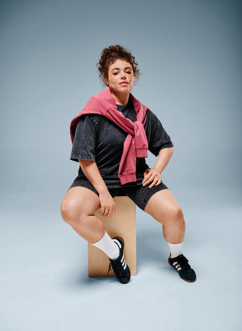 T-shirt sportif en coton avec effet d&eacute;lav&eacute;, Noir, Image image number 0