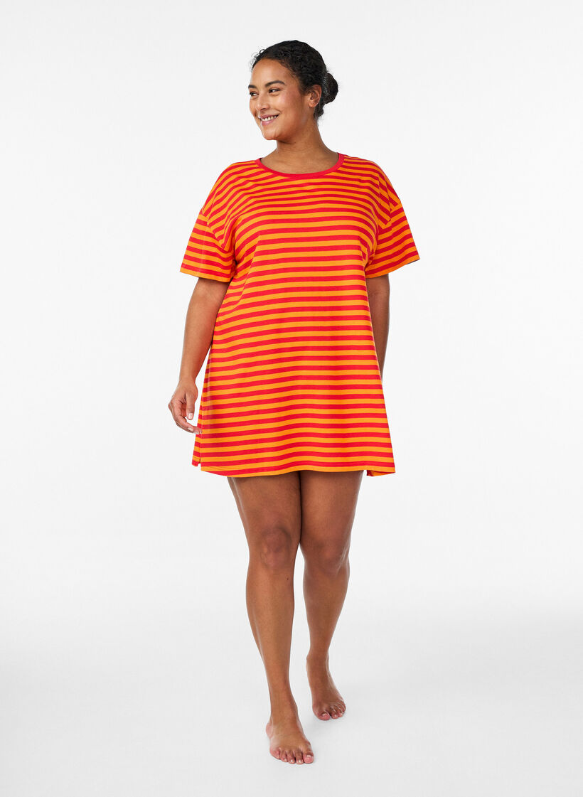 T-shirt de nuit &agrave; longues rayures, Rouge, Model image number 1