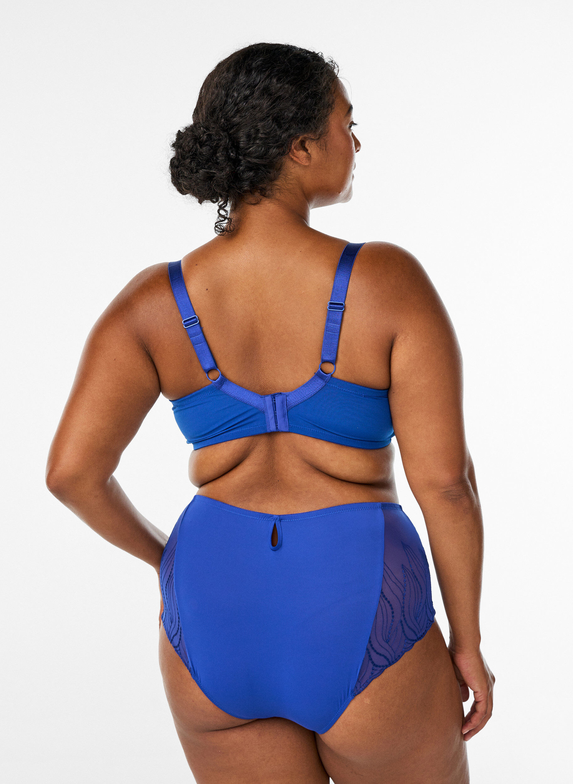 Zizzi Culotte hipster en microfibre avec dentelle sur les c&ocirc;t&eacute;s, Bleu, Model image number 1
