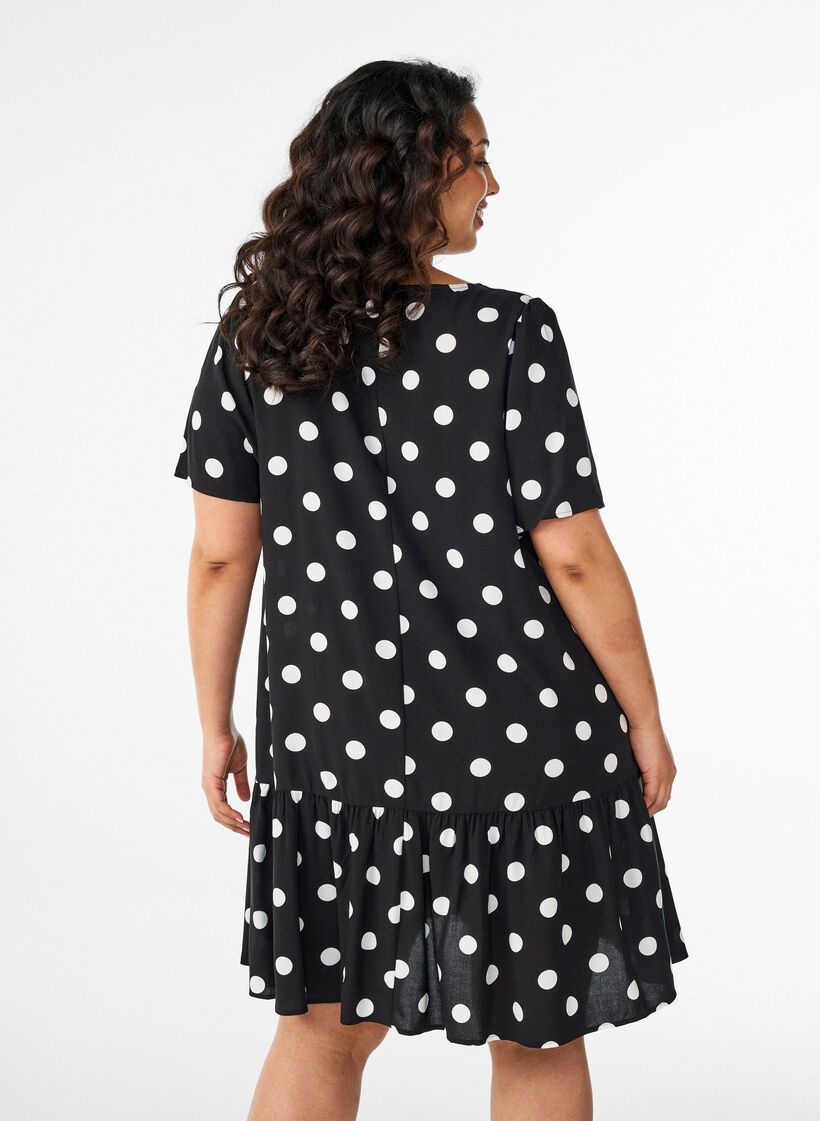 Robe en viscose avec d&eacute;coupe, Noir, Model image number 2