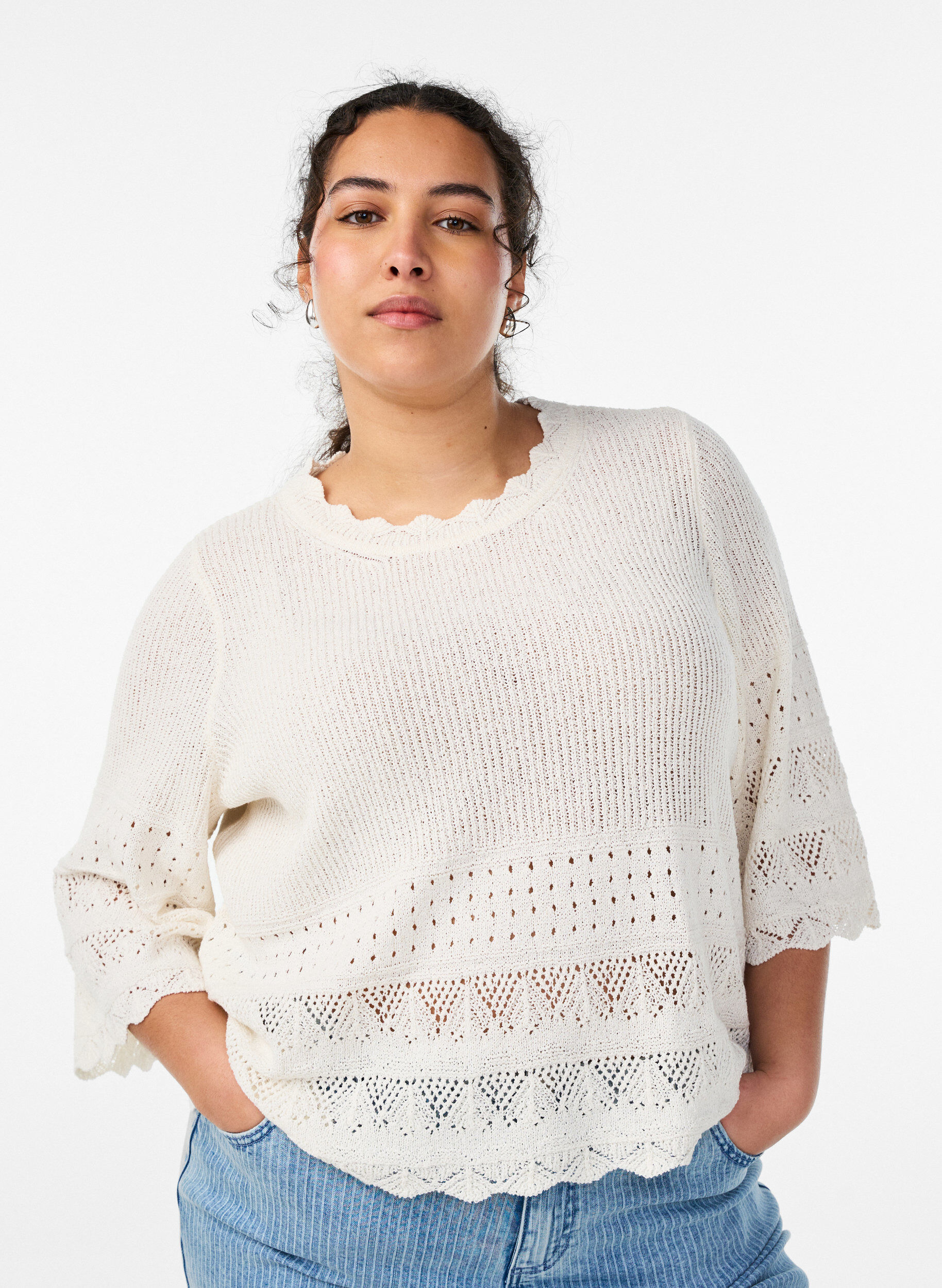 Zizzi Blouse en maille avec broderie ajour&eacute;e et manches mi-longues, Vanille, Model image number 0