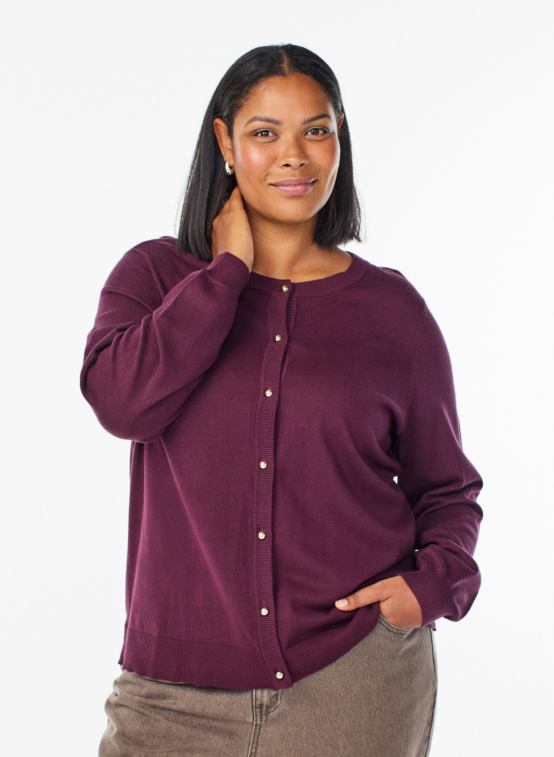 Cardigan en maille fine avec boutons boule, Bordeaux, Model