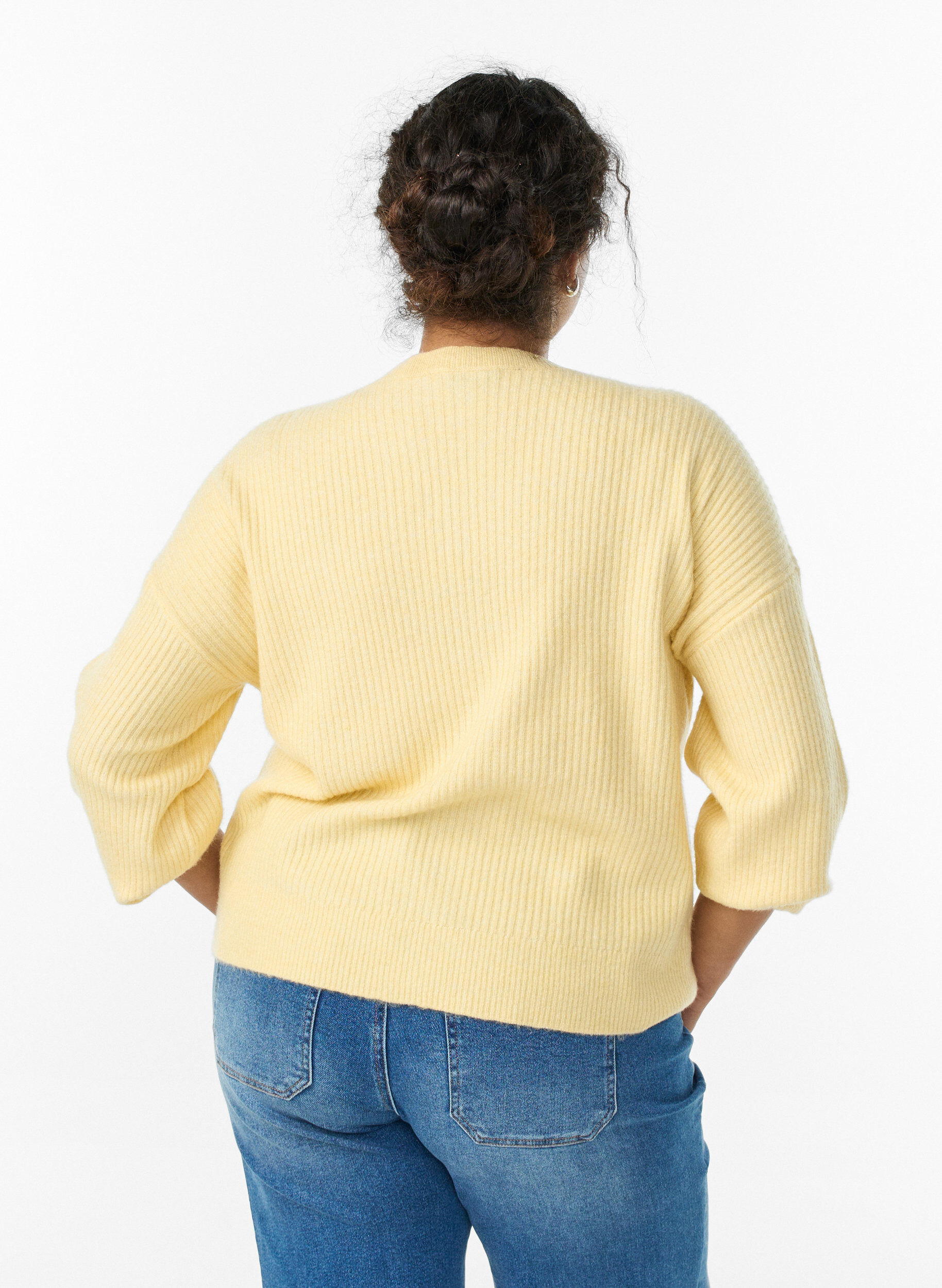 Zizzi Cardigan en tricot c&ocirc;tel&eacute; avec boutons, Jaune clair, Model image number 2