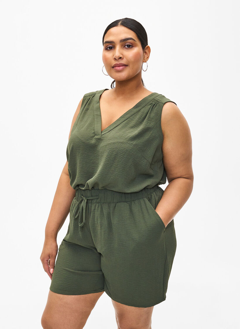 Short avec poches et ceinture &eacute;lastique, Vert, Model image number 0