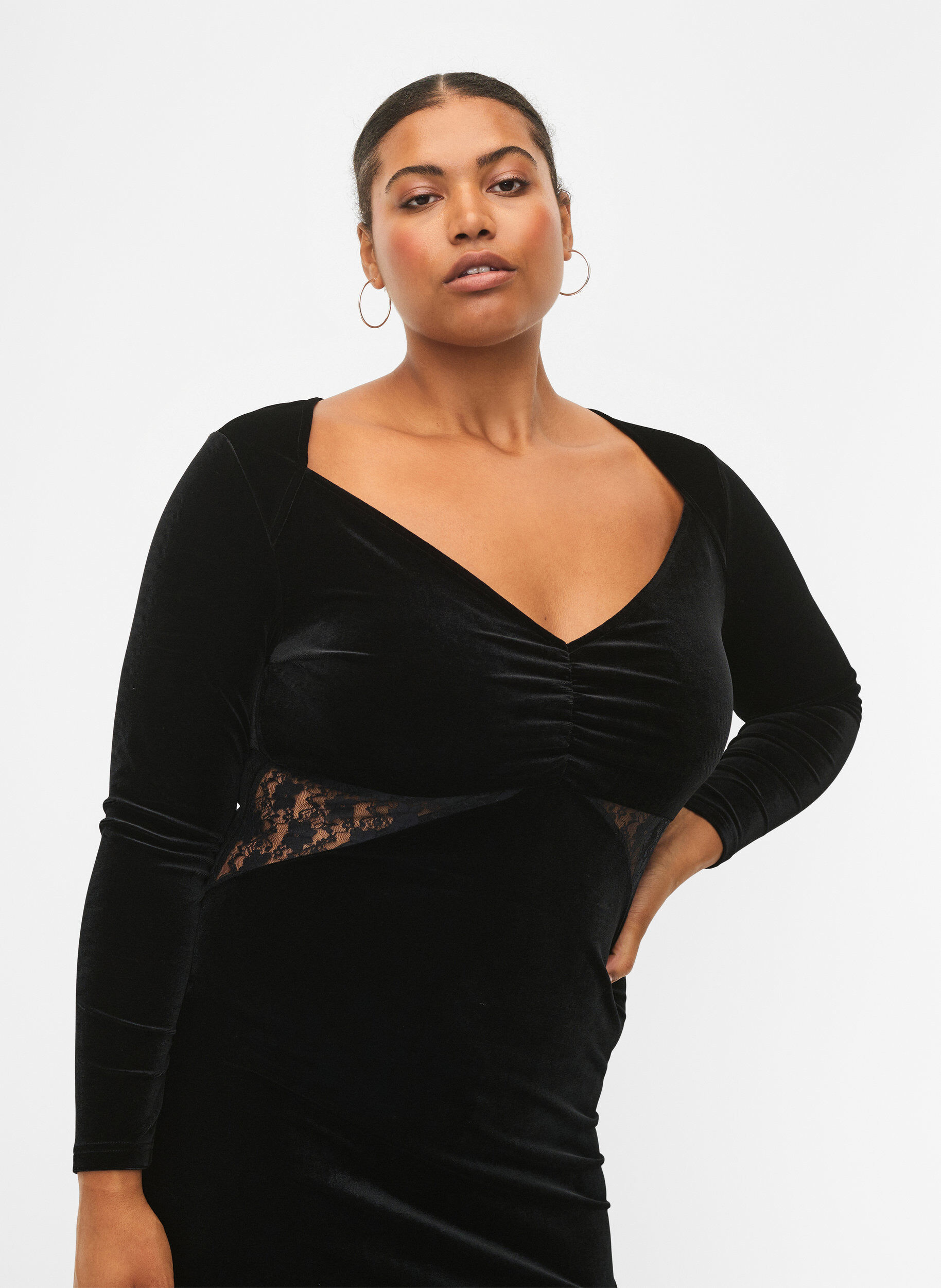 Zizzi Robe courte en velours avec des touches de dentelle, Black, Model image number 2