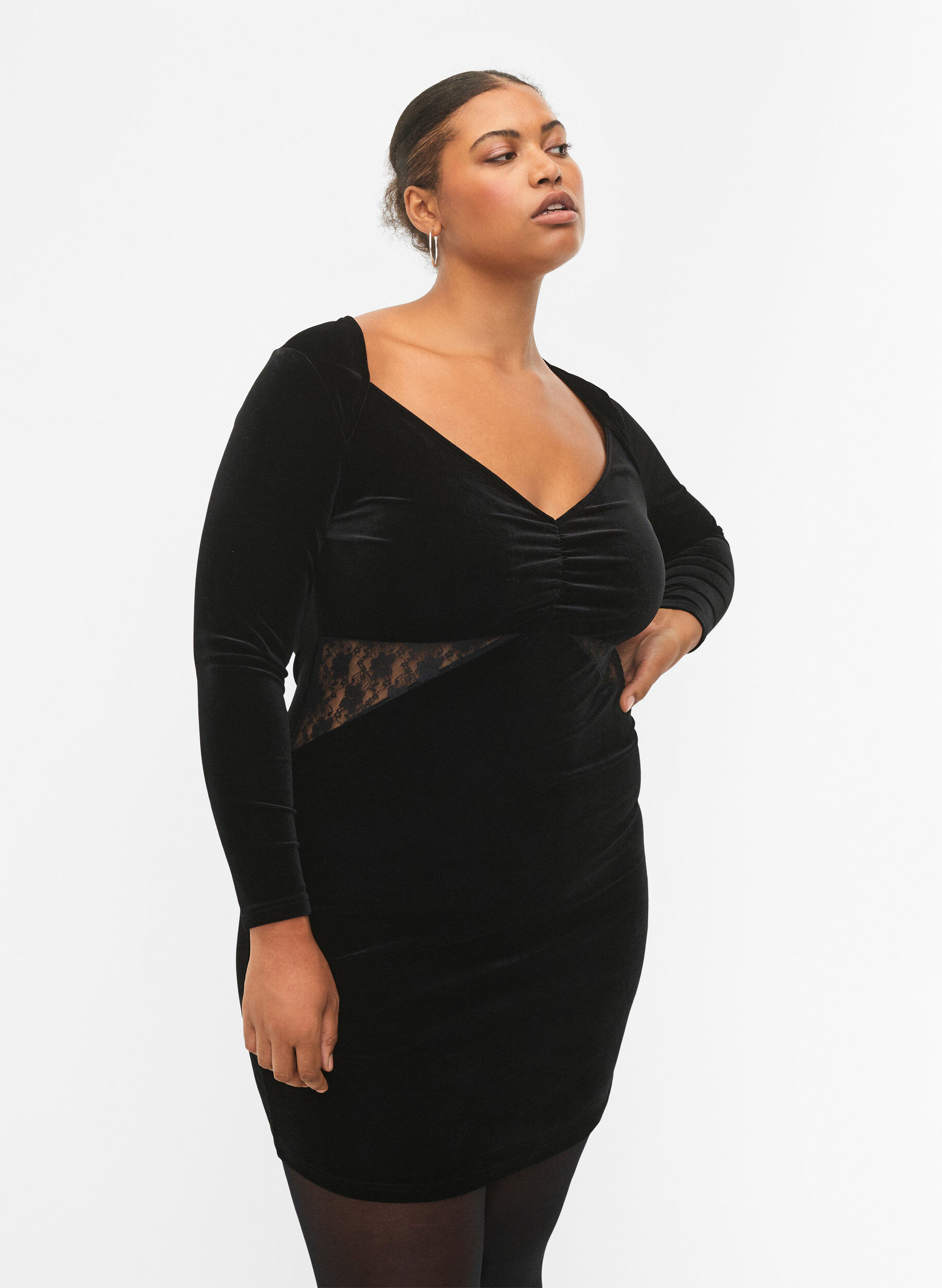 Zizzi Robe courte en velours avec des touches de dentelle, Black, Model image number 0