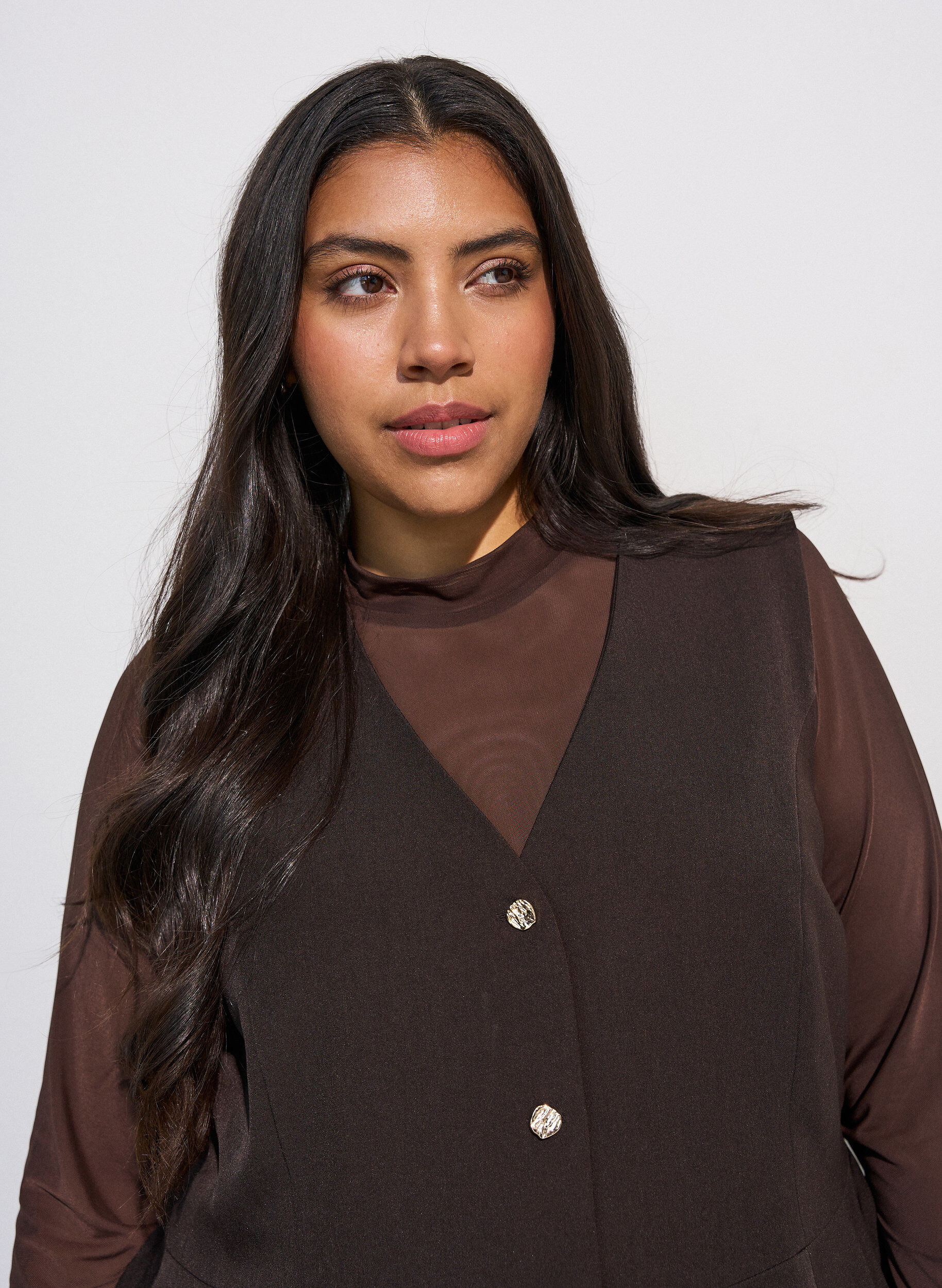 ZizziGilet &agrave; fines rayures avec basque, Marron, Model image number 3