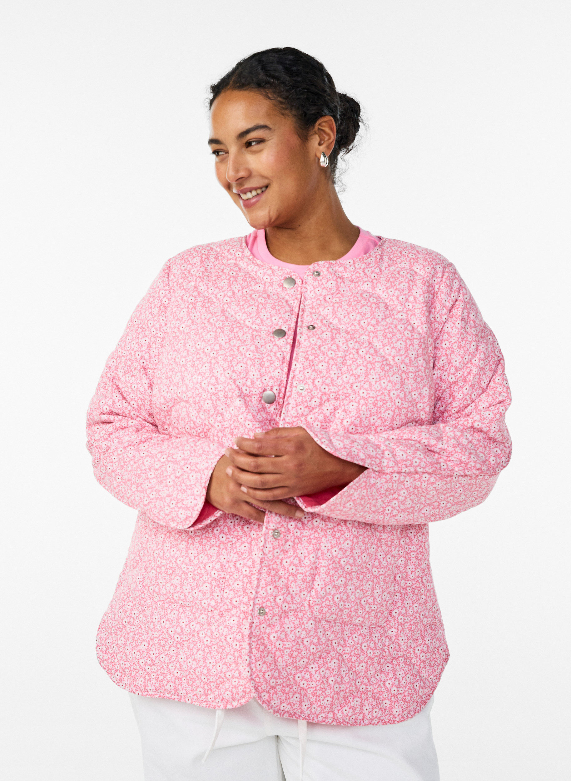 Zizzi Veste matelass&eacute;e l&eacute;g&egrave;re &agrave; imprim&eacute; floral, Rose, Model image number 0