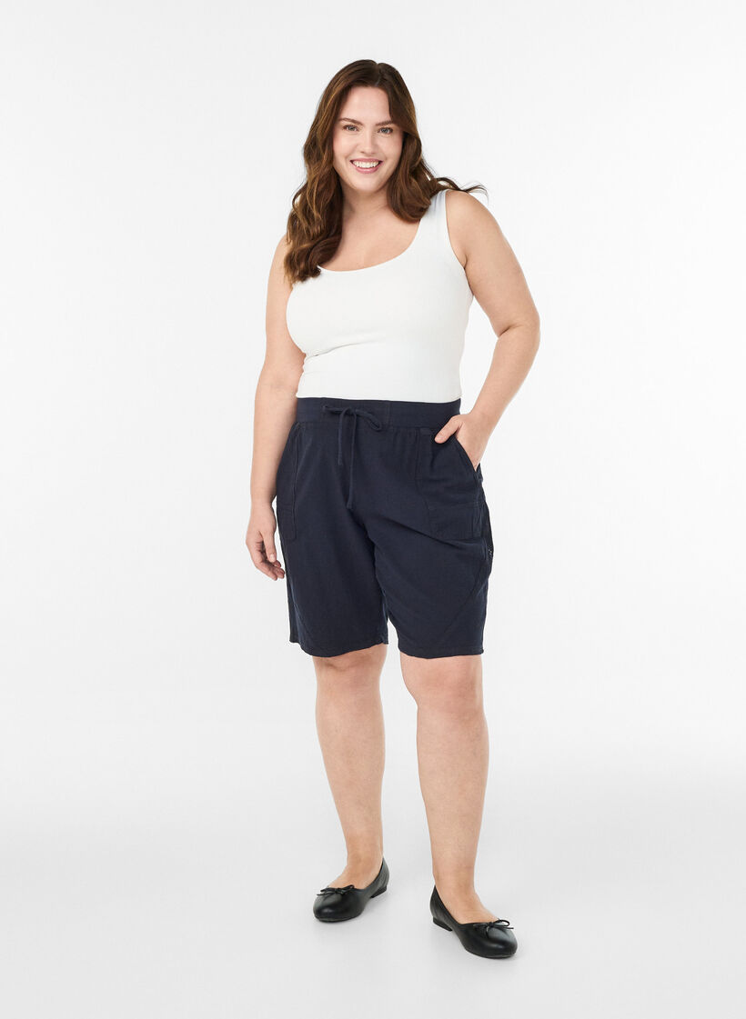 Short en coton ample avec poches, Bleu, Model image number 1