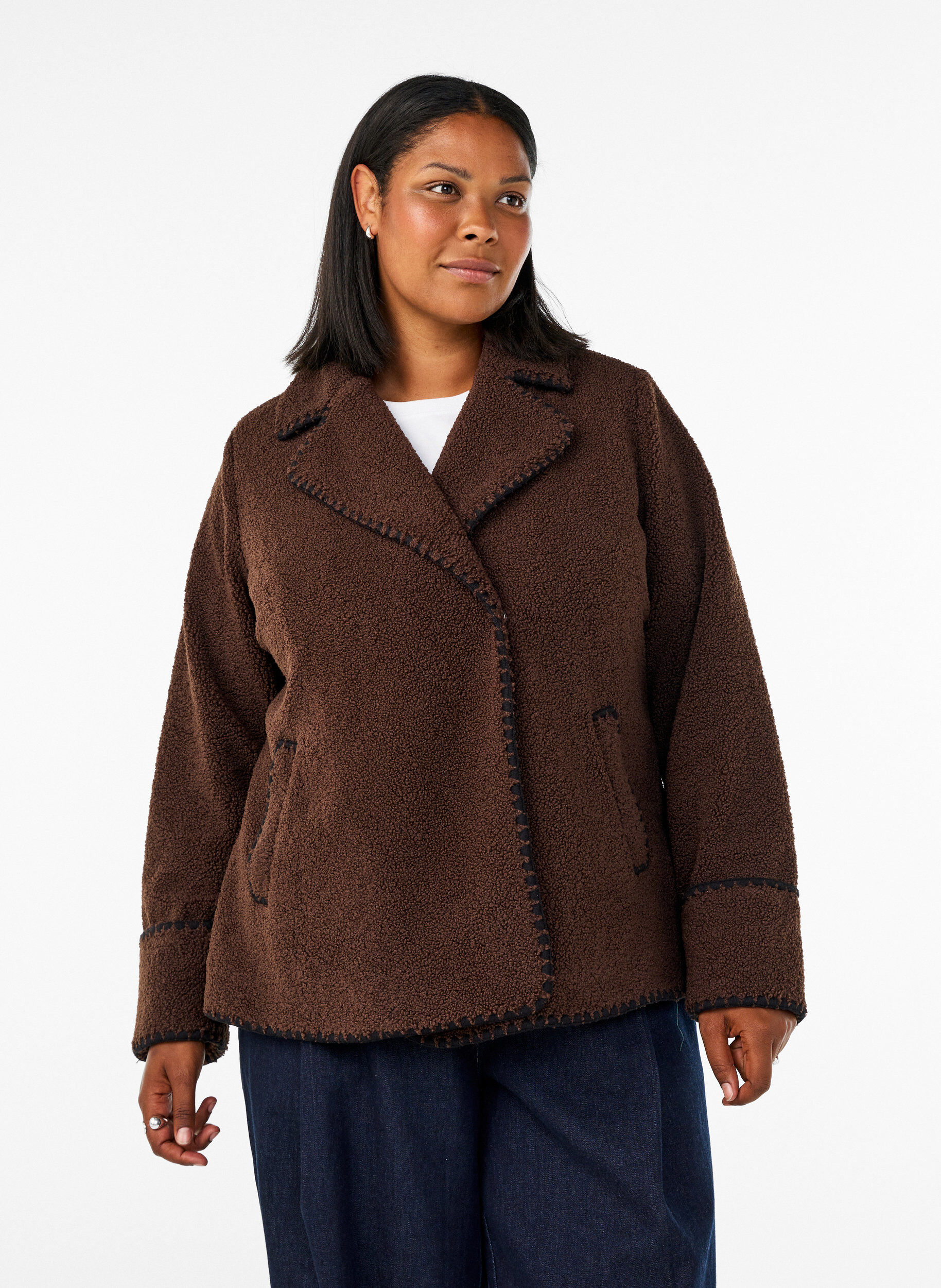 Sweat &agrave; capuche zipp&eacute; avec poches, Vert fonc&eacute;, Model