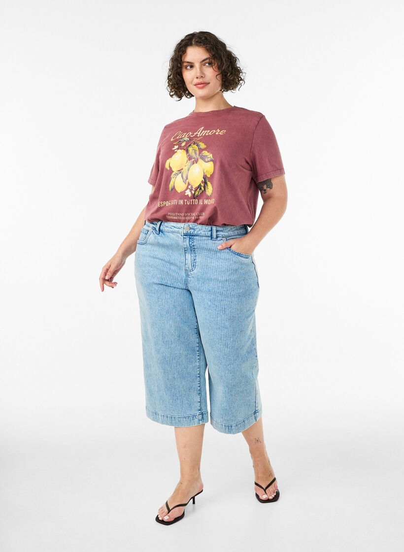T-shirt en coton avec imprim&eacute; sur le devant et effet d&eacute;lav&eacute;, Bordeaux, Model image number 1