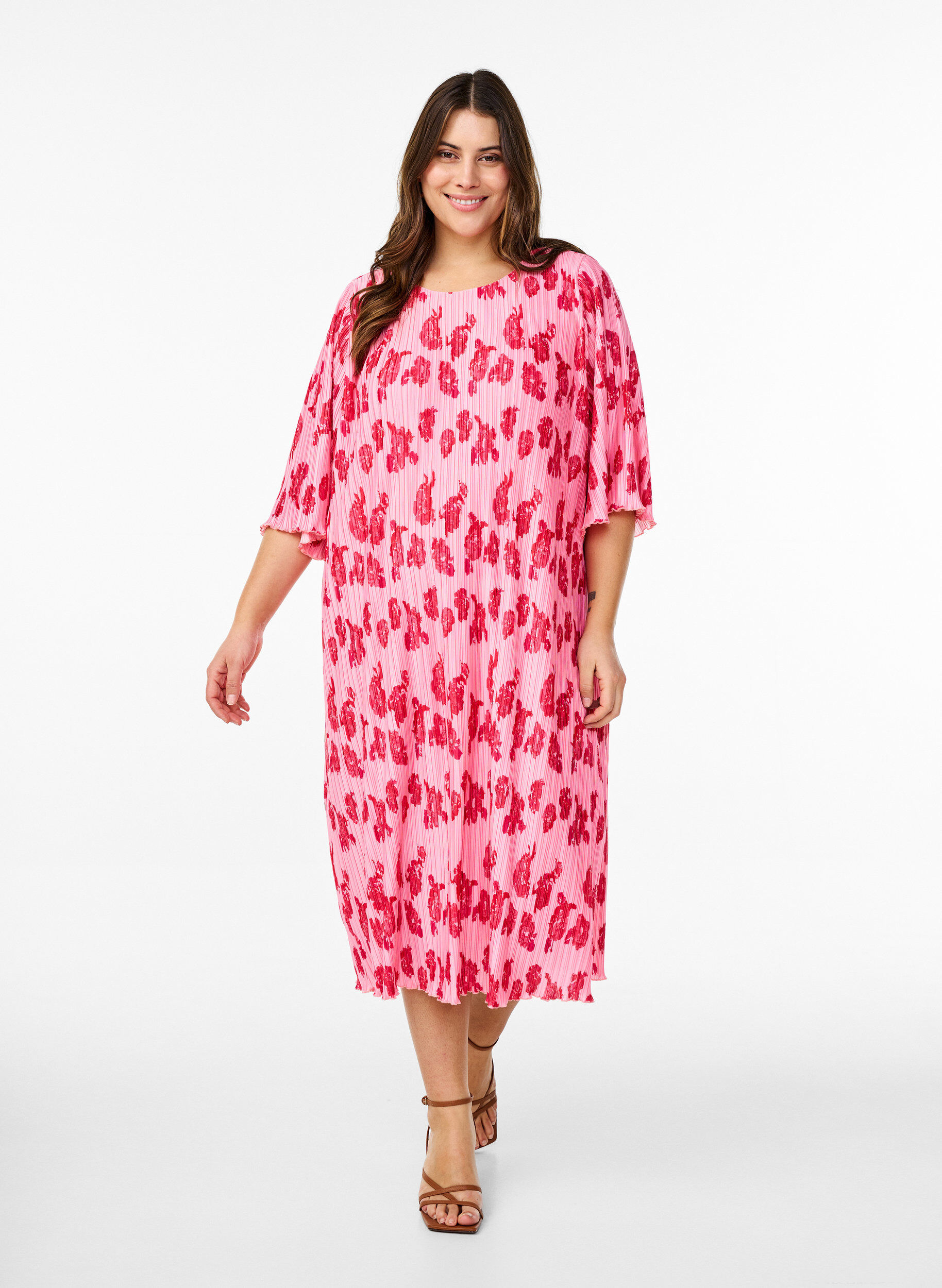 Robe pliss&eacute;e avec manches 3/4, Rose, Model