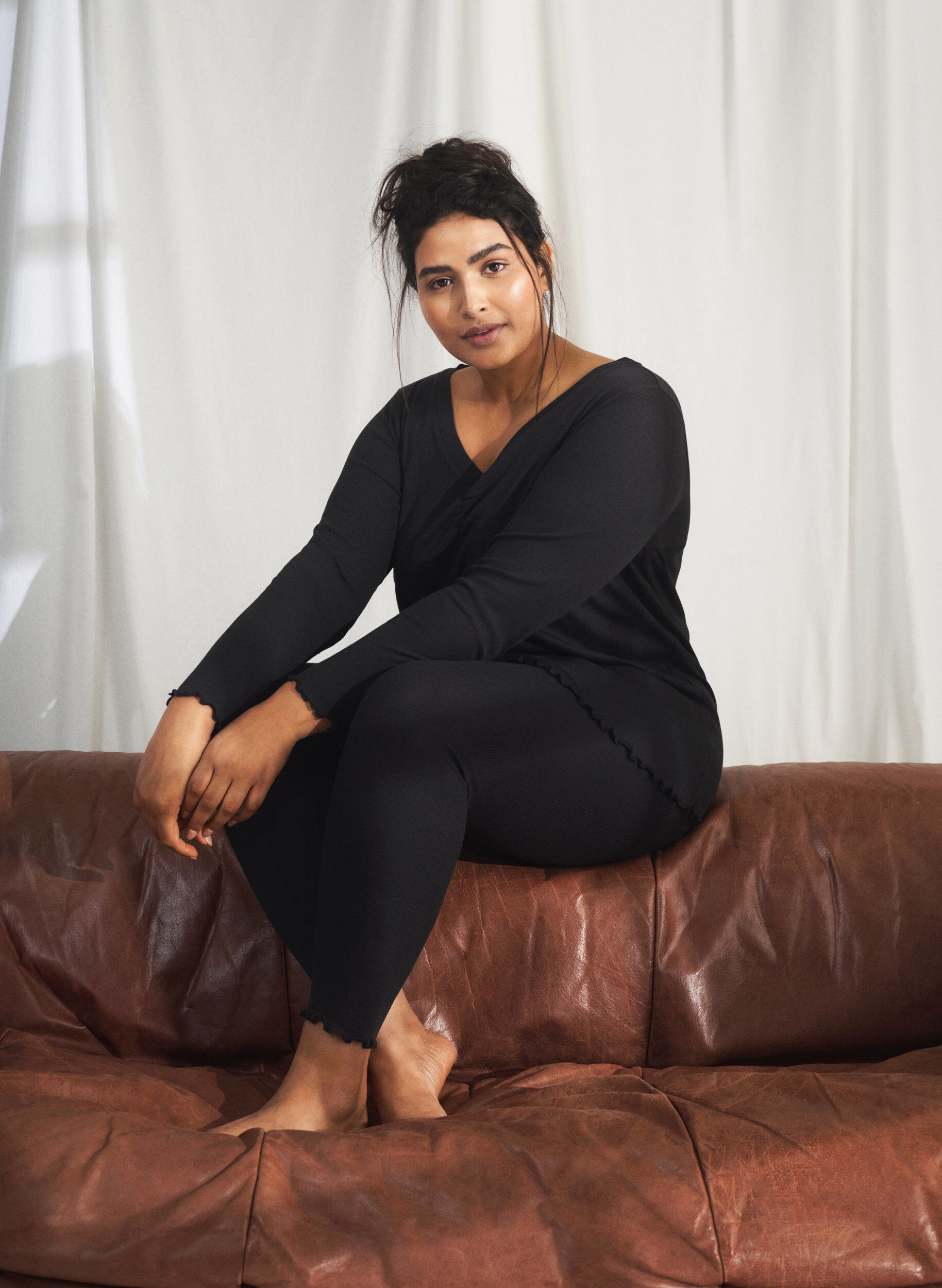 Zizzi Chemisier c&ocirc;tel&eacute; &agrave; manches longues et col en V, Black, Image image number 0