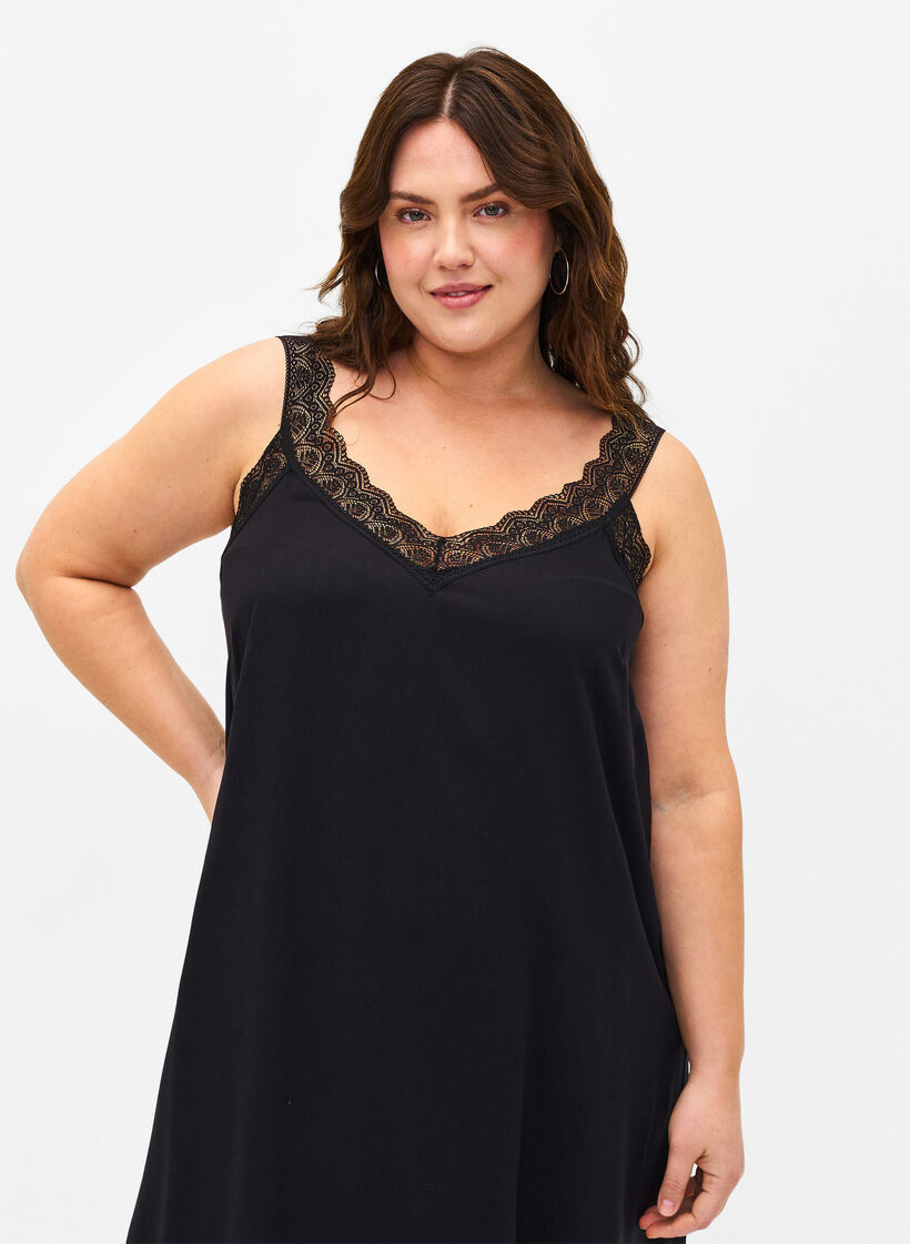 Robe à bretelles mi-longue en viscose ornée de dentelle, Black, Model image number 2