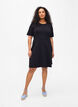 Robe en coton de couleur unie avec des manches courtes, Black Solid, Model image number 2