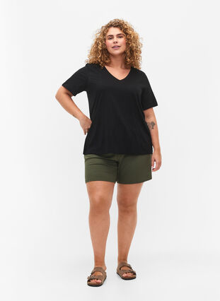 T-shirt basique à manches courtes et col en V, Black, Model image number 2