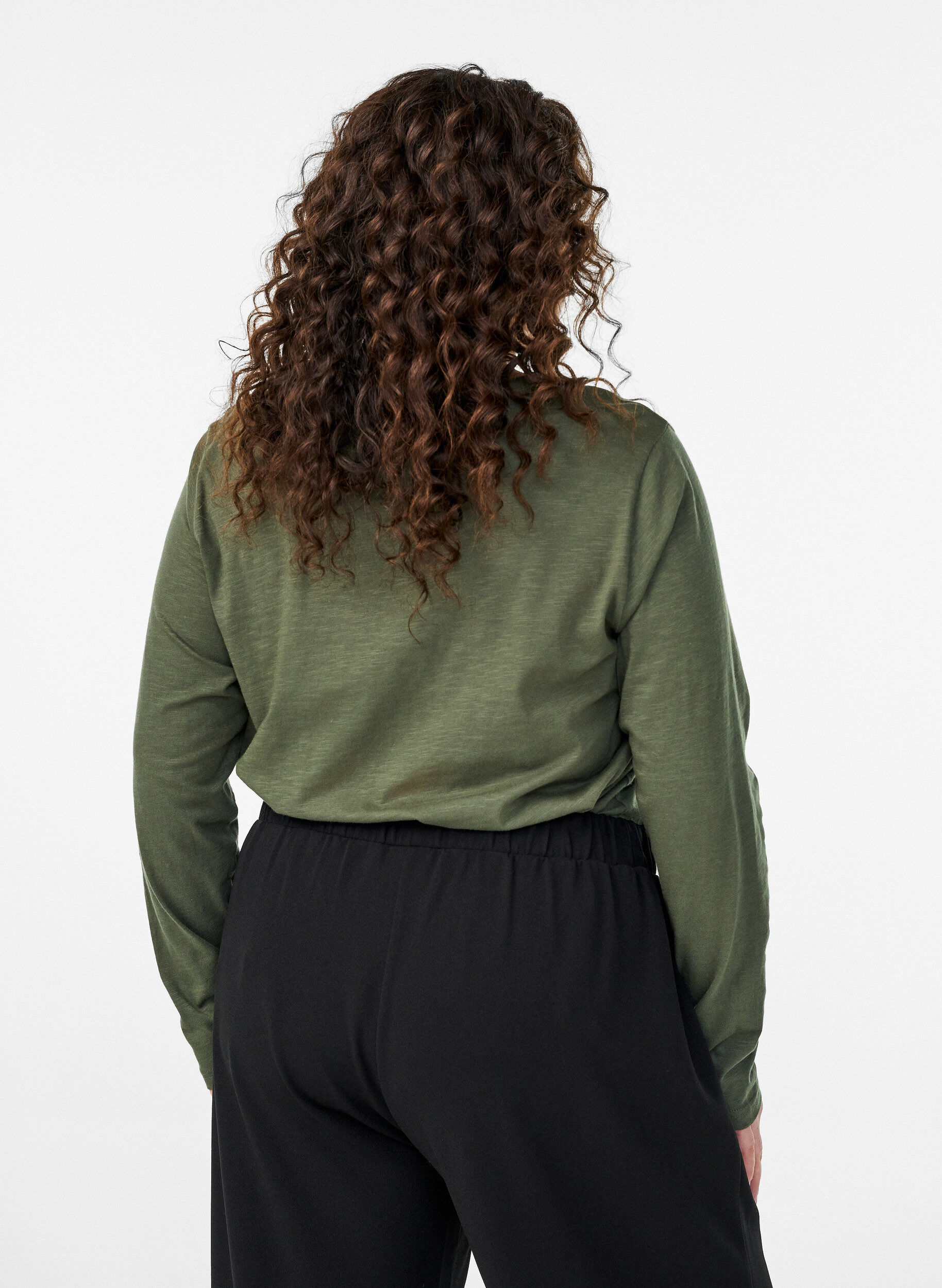 ZizziT-shirt &agrave; manches longues avec col V et boutons, Vert, Model image number 2