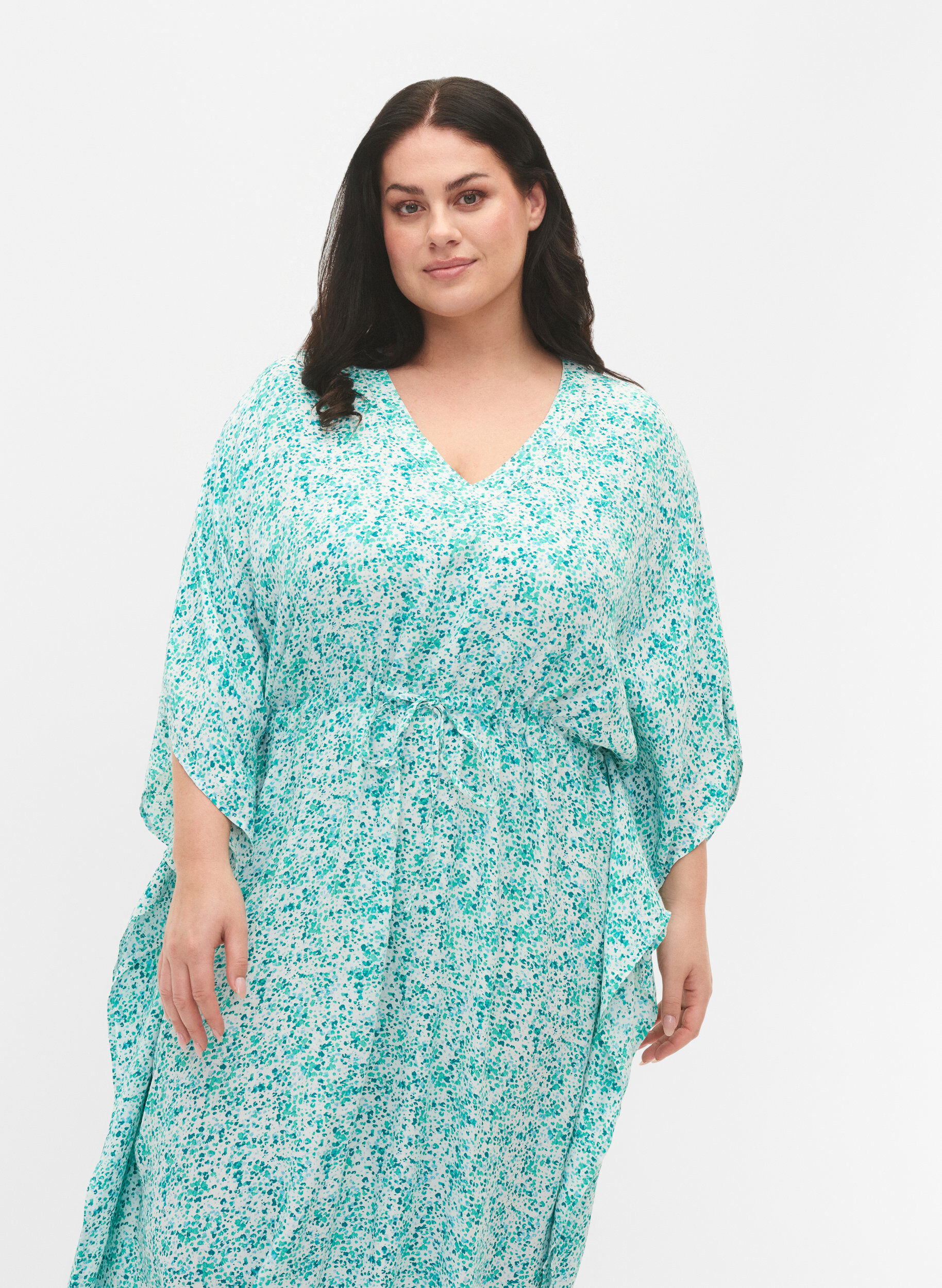 Zizzi Robe caftan en viscose avec imprim&eacute;, Green Dot, Model image number 2