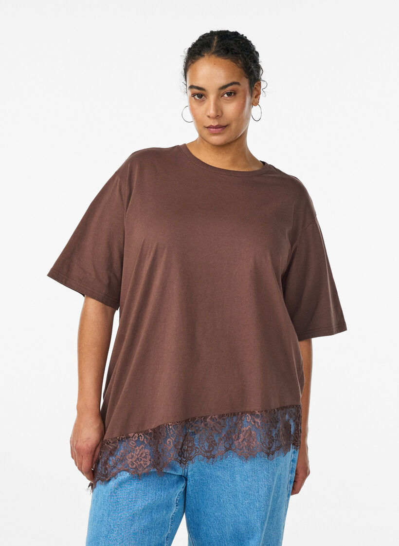 T-shirt avec ourlet asym&eacute;trique en dentelle, Marron, Model image number 0