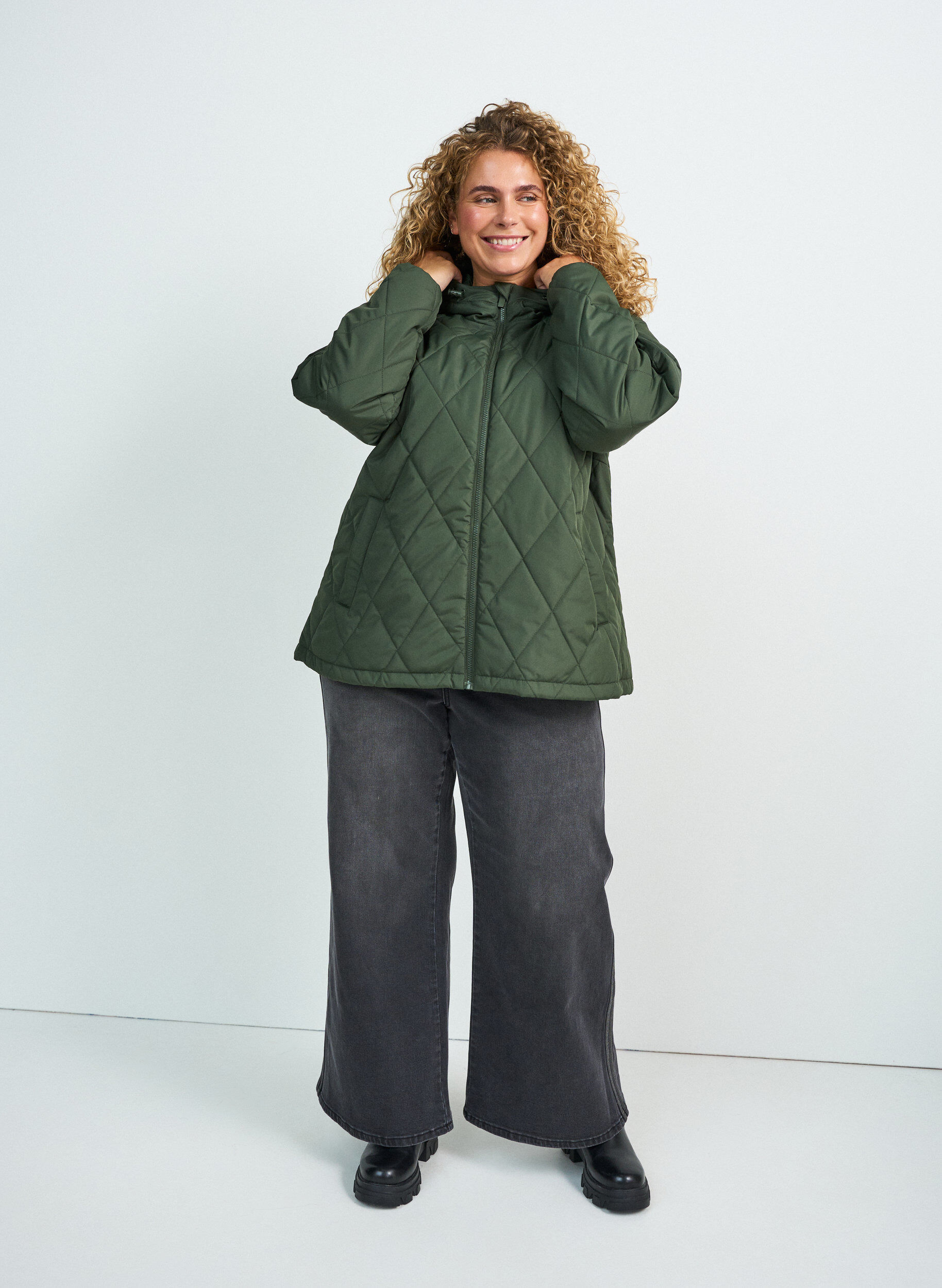 ZizziVeste l&eacute;g&egrave;rement matelass&eacute;e en losange, Vert, Model image number 1