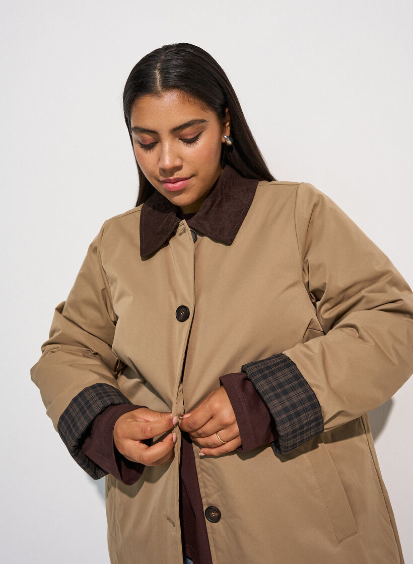 Veste mi-longue avec col en velours c&ocirc;tel&eacute;, Beige, Model image number 3