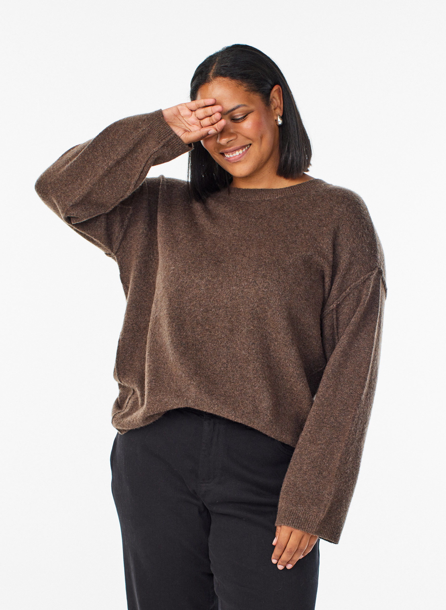 Pull ample en maille avec coutures apparentes, Marron, Model